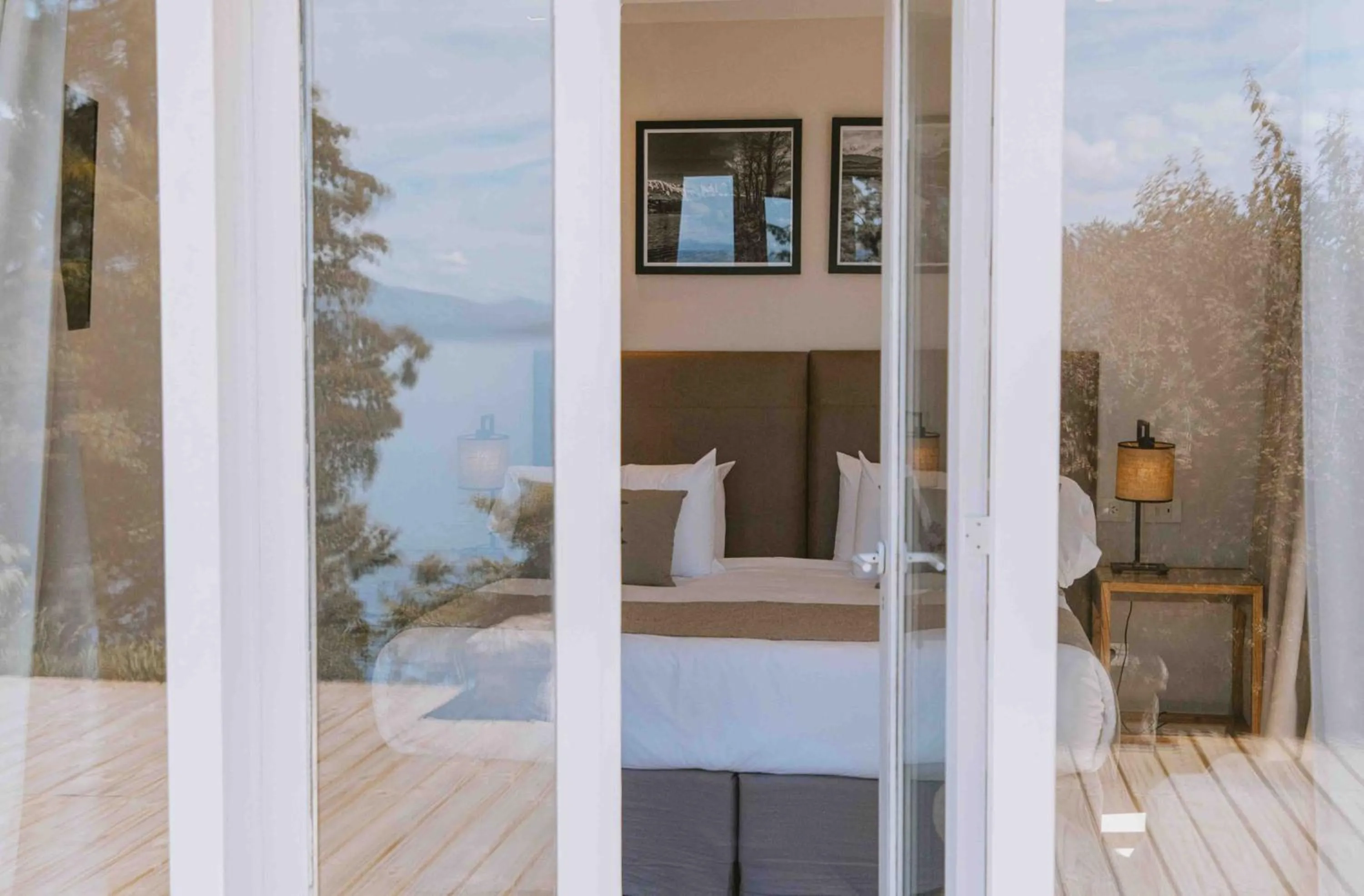 Bed in La Cascada Casa Patagónica by DON