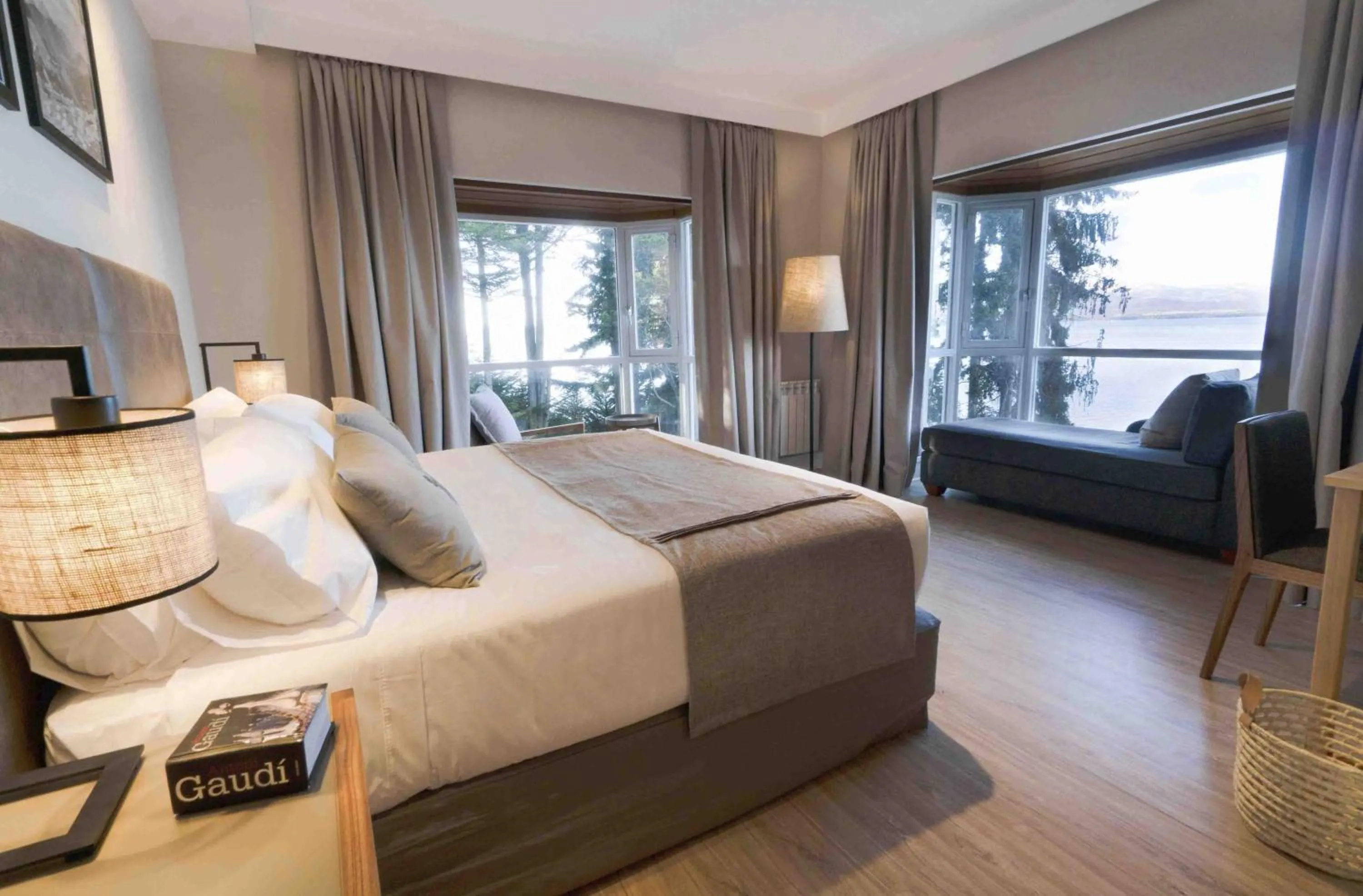 Bed in La Cascada Casa Patagónica by DON