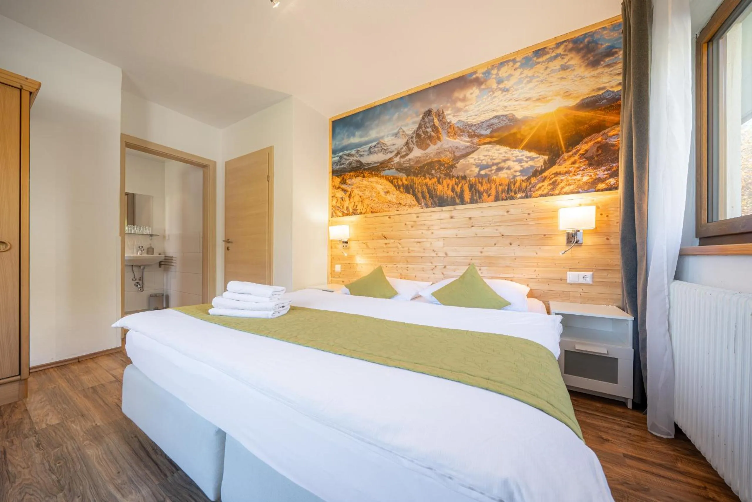 Photo of the whole room, Bed in Pension Hofweyer