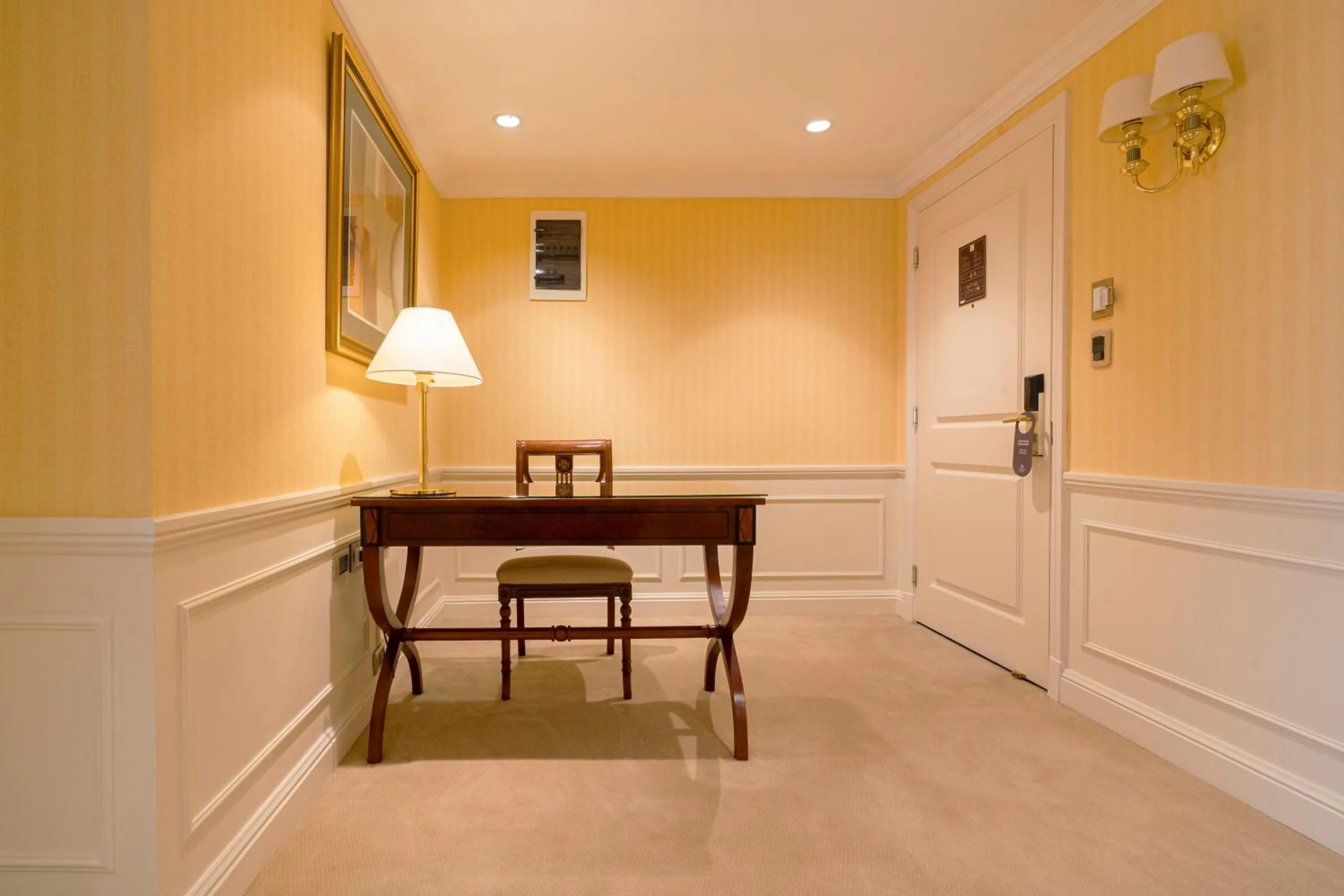 Seating area in Emperador Hotel Buenos Aires