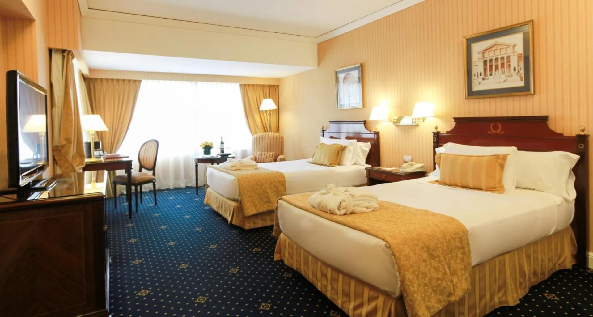 Bed in Emperador Hotel Buenos Aires