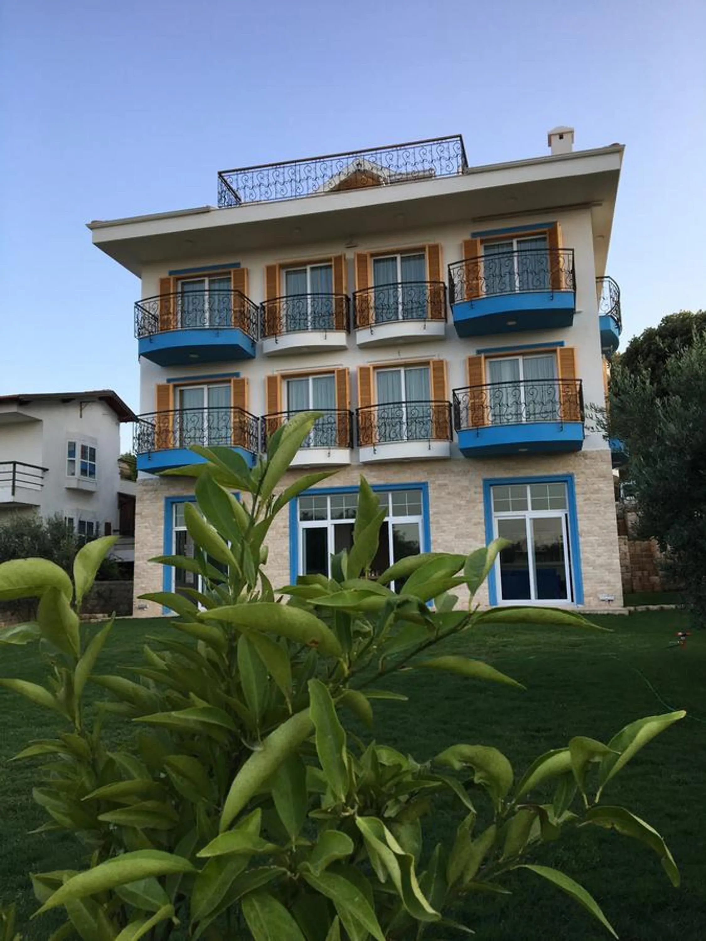 Property building in Clementin Suits Sigacık