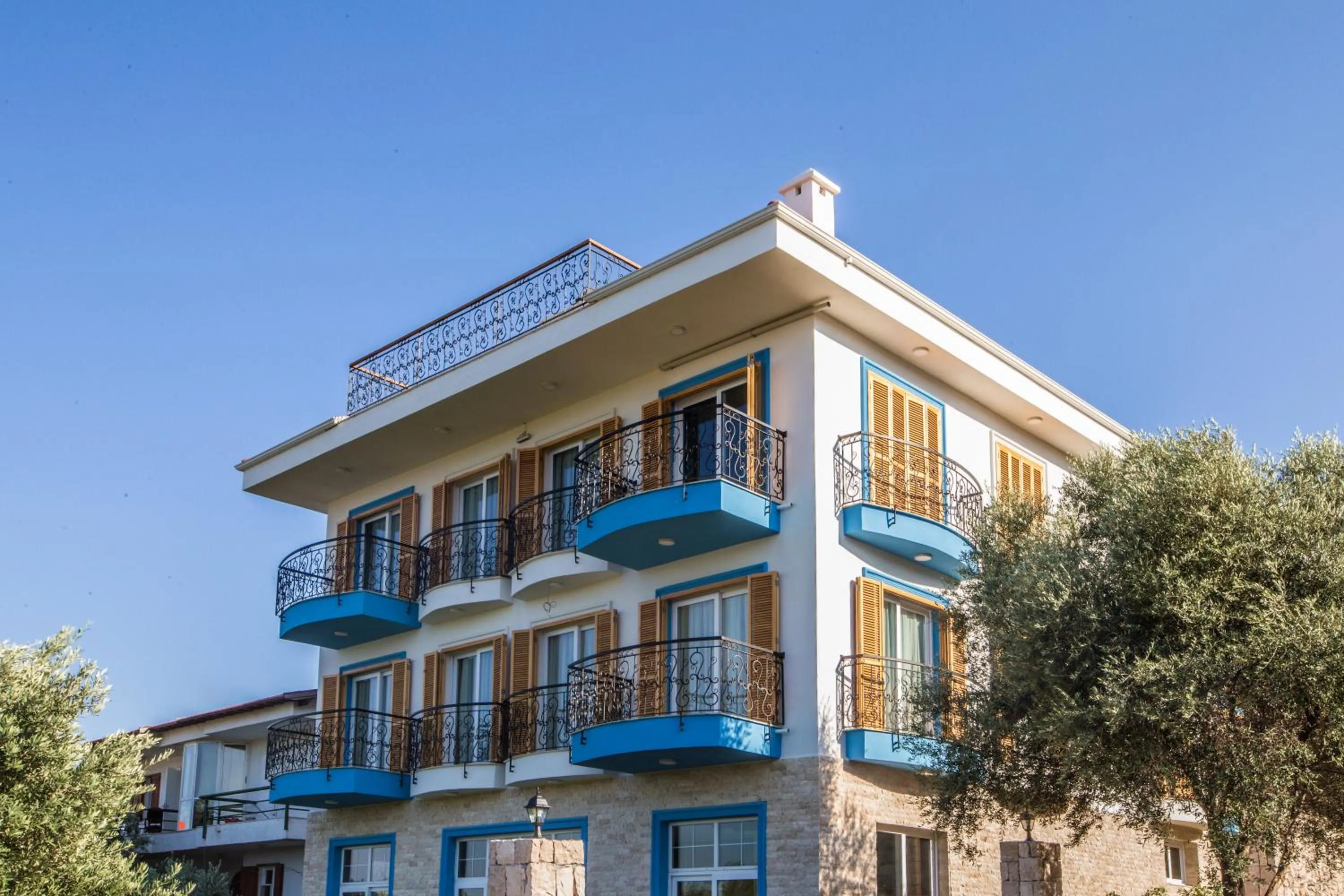 Property building in Clementin Suits Sigacık