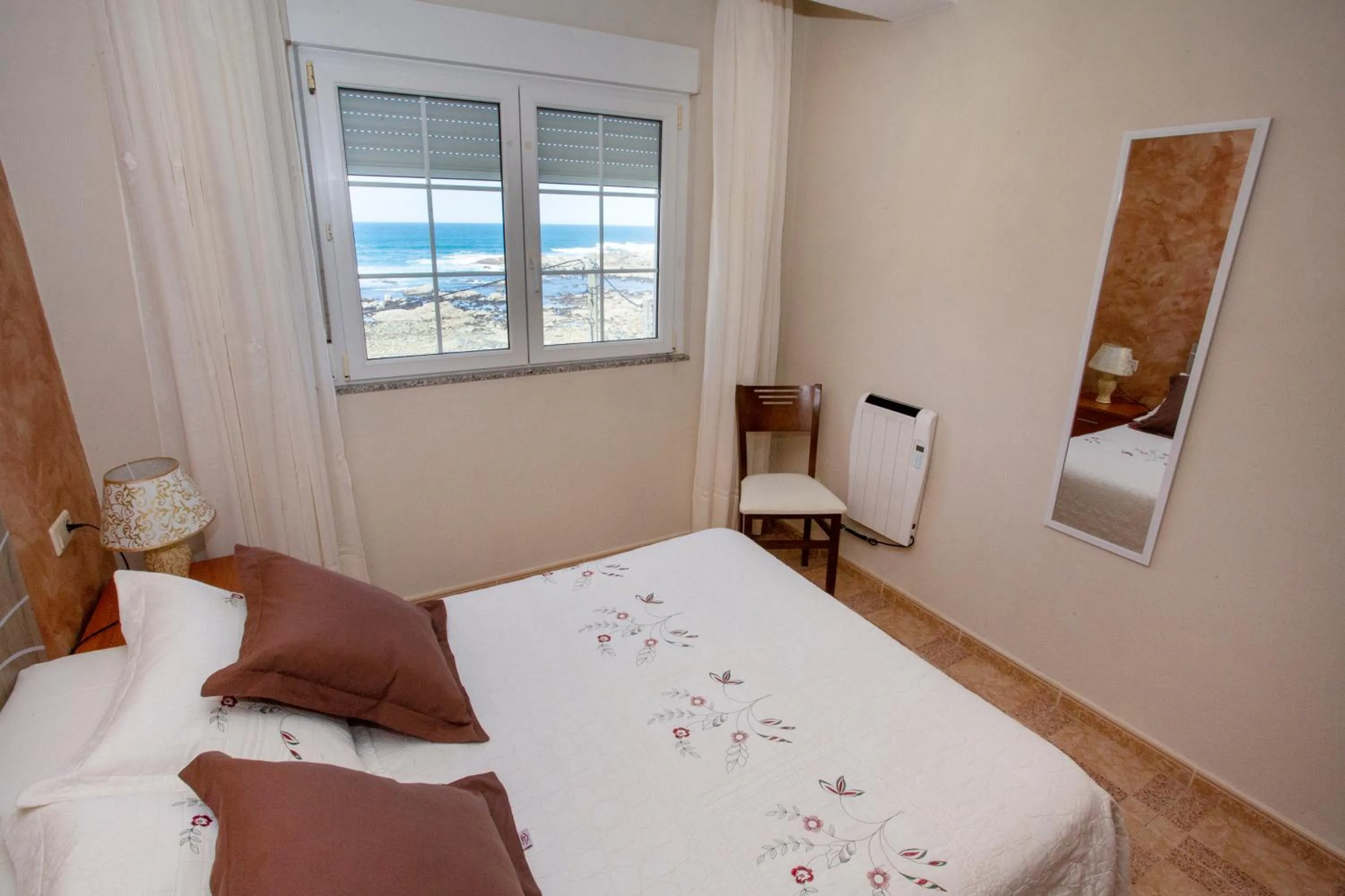 Bed in Muxia Mare