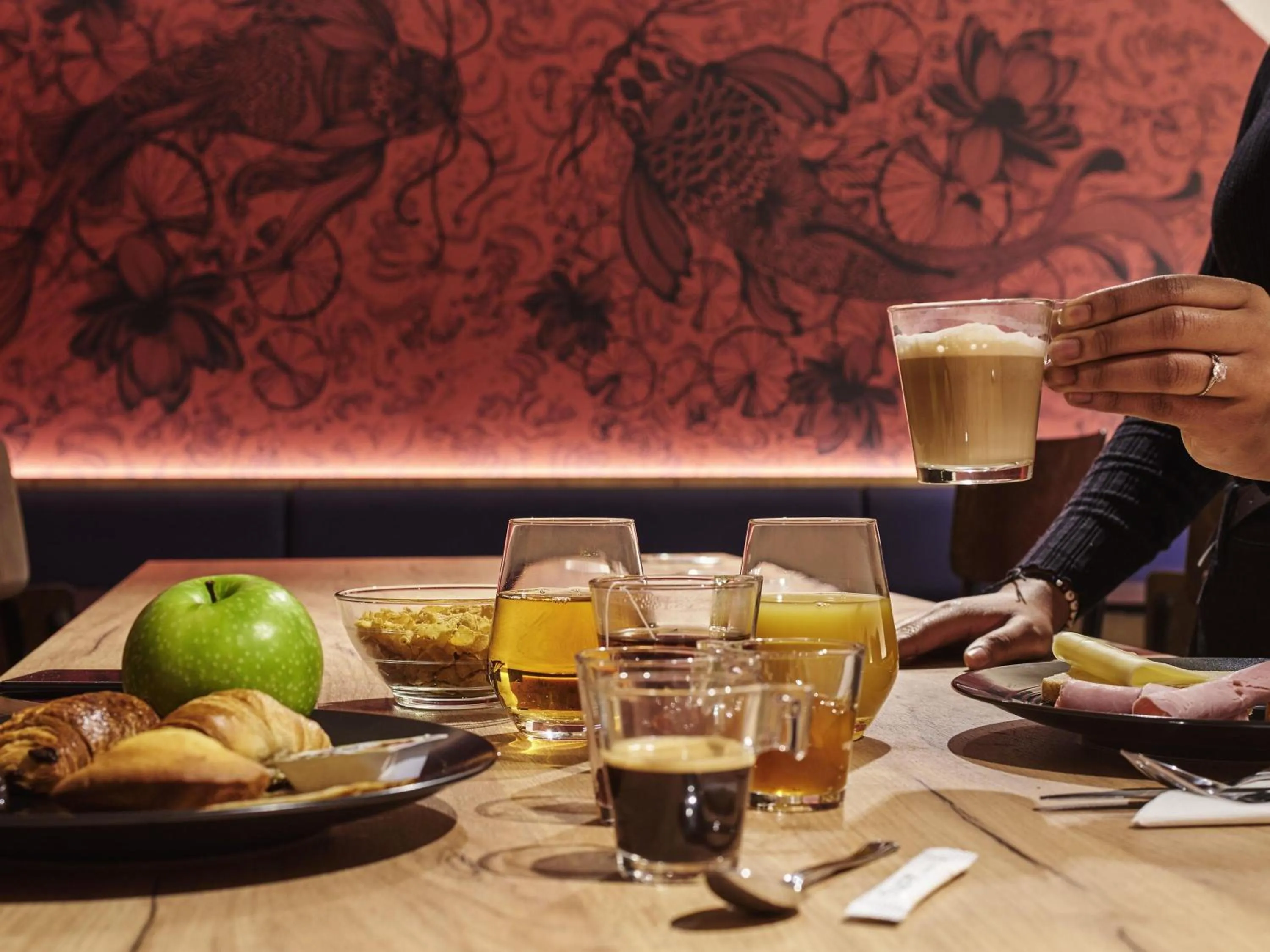 Breakfast in Ibis Styles Paris Gare de l'Est Magenta