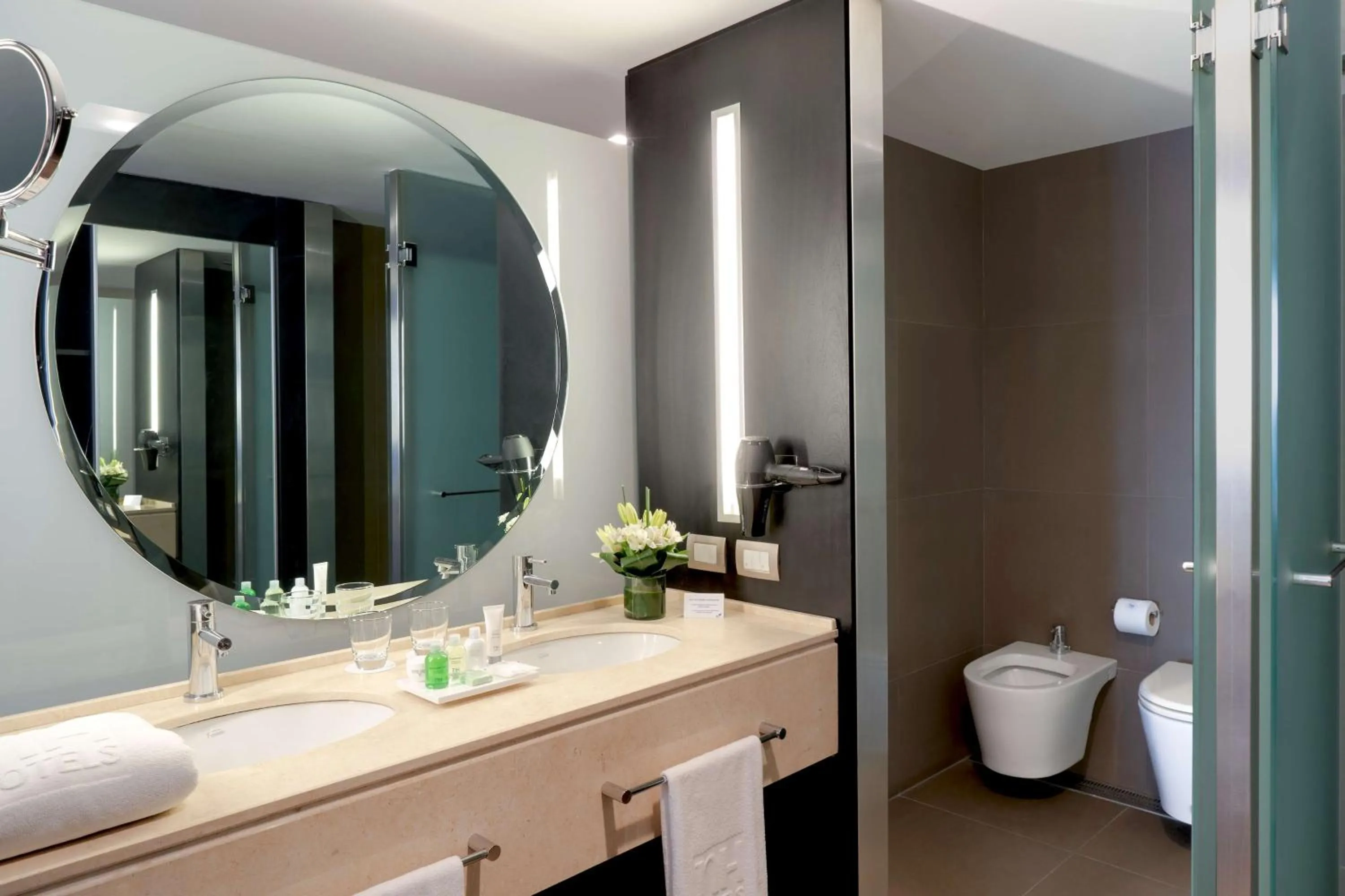 Bathroom in NH Buenos Aires 9 de Julio