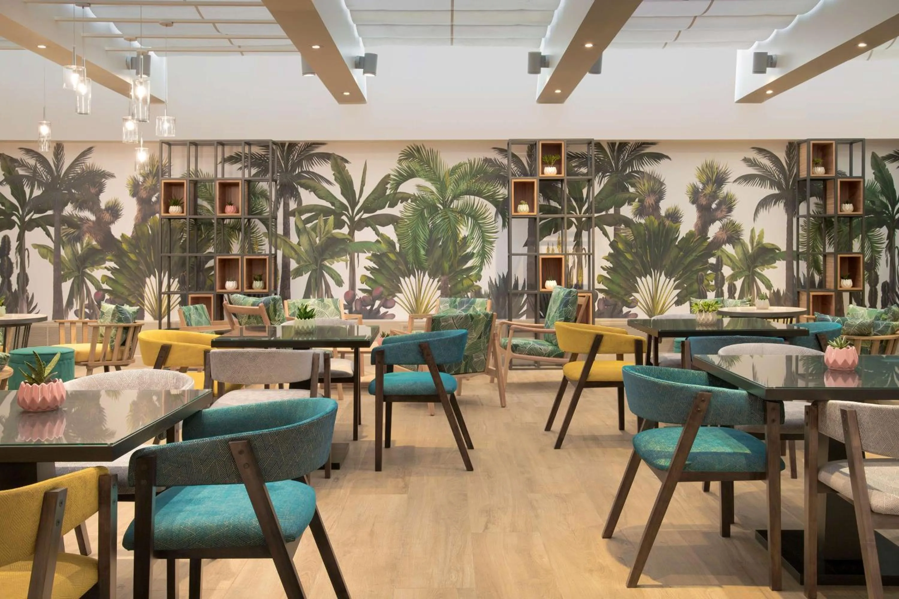 Restaurant/places to eat in NH Buenos Aires 9 de Julio