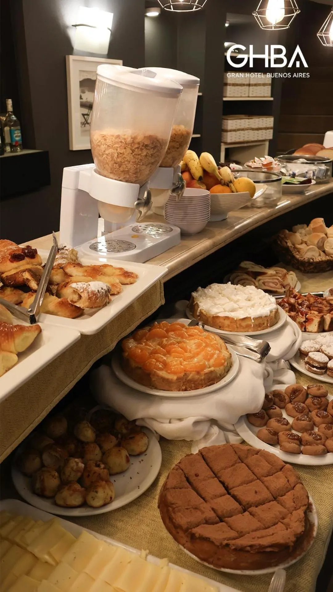 Breakfast in Gran Hotel Buenos Aires