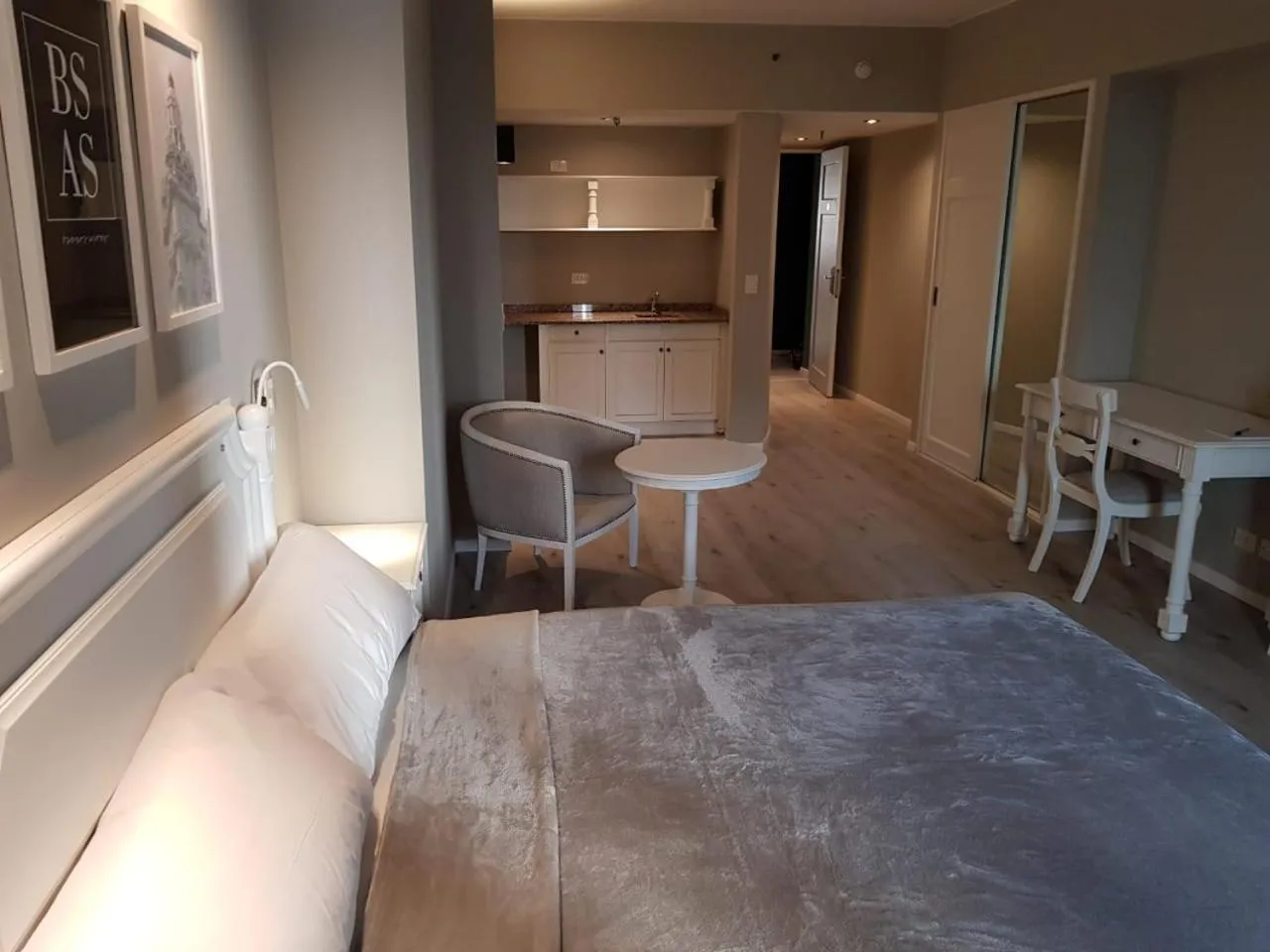 Photo of the whole room in Up América Plaza