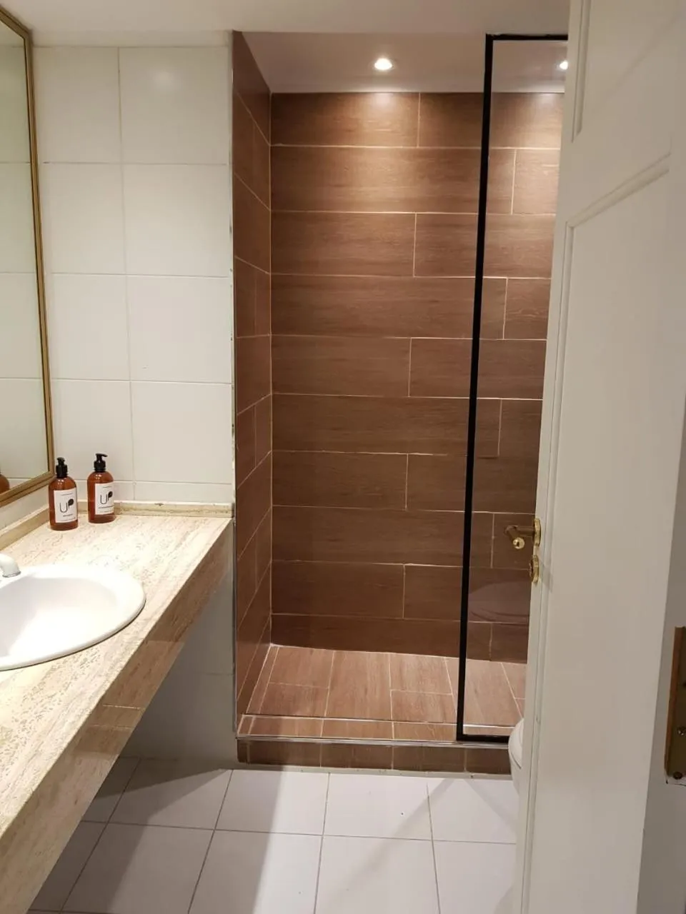 Bathroom in Up América Plaza