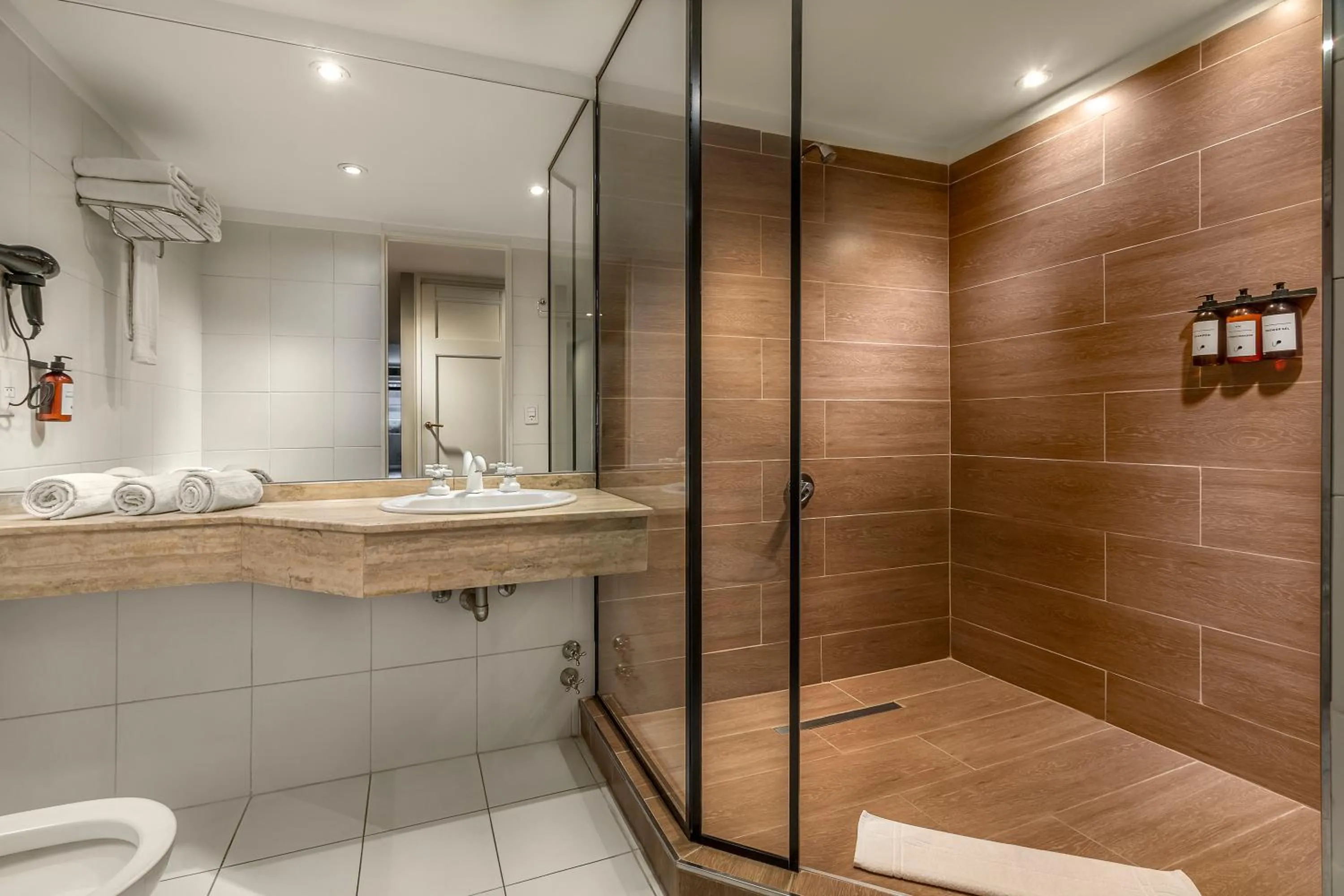 Bathroom in Up América Plaza