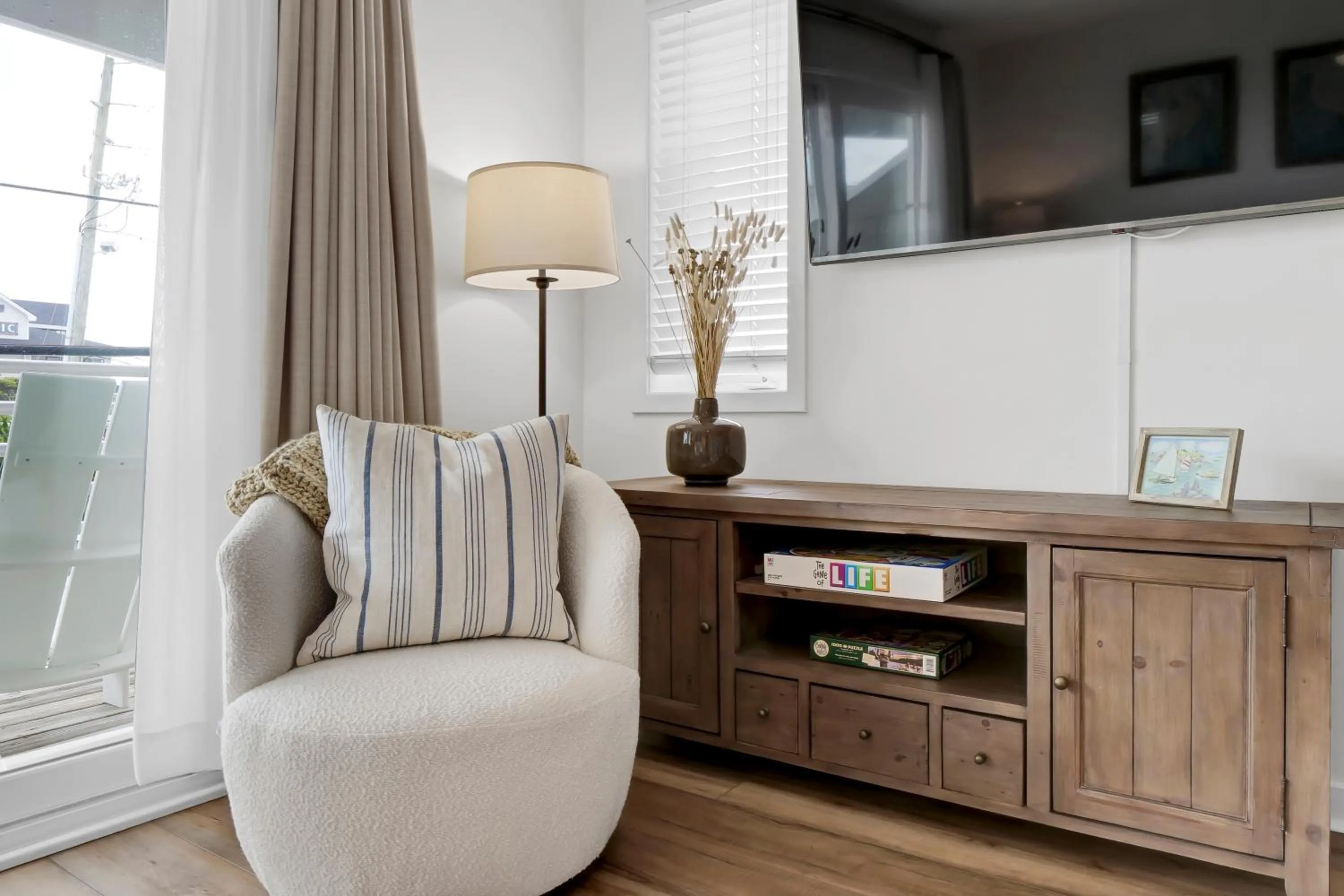 Living room in Sandpeddler Inn and Suites