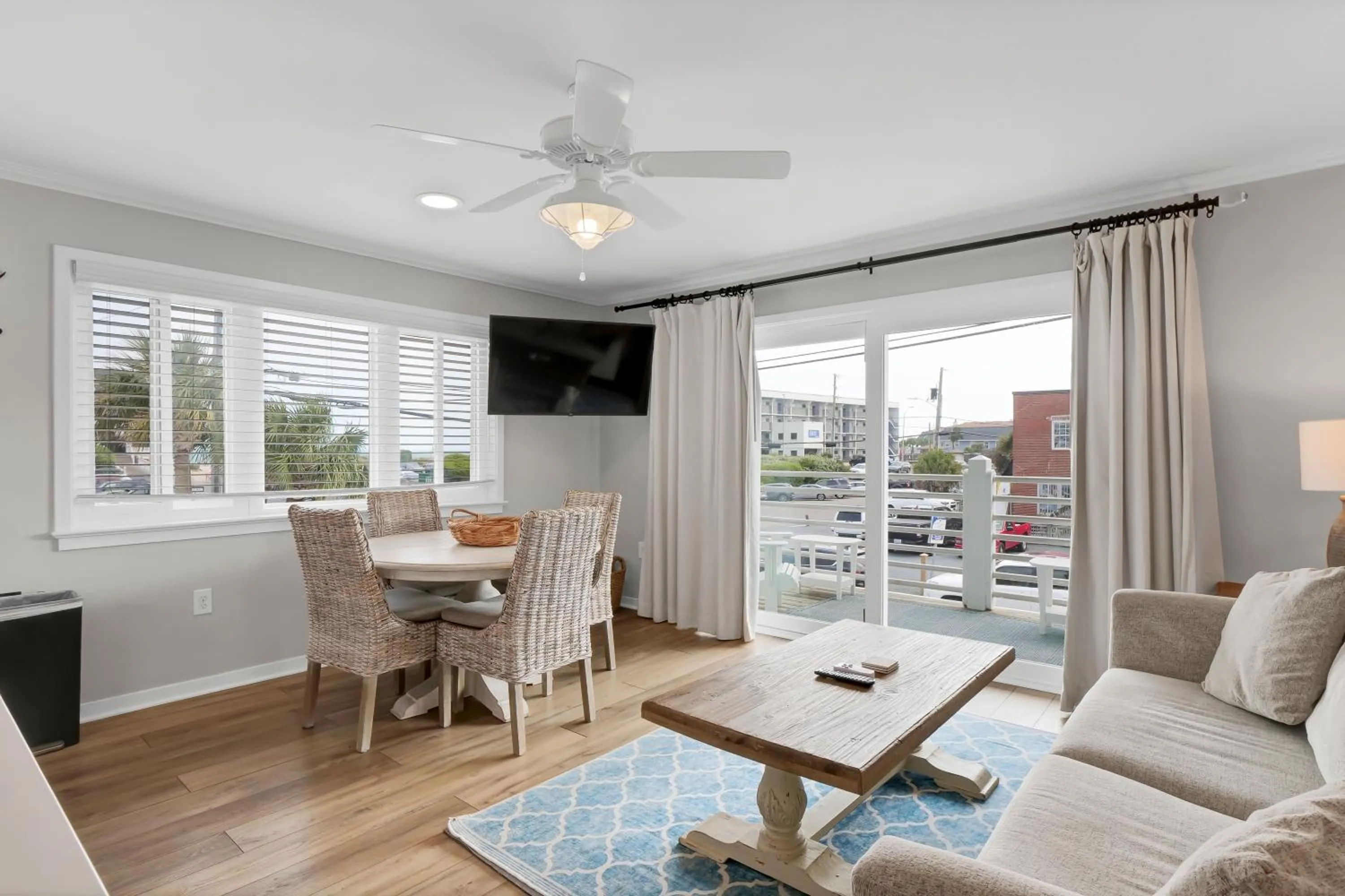 Living room in Sandpeddler Inn and Suites