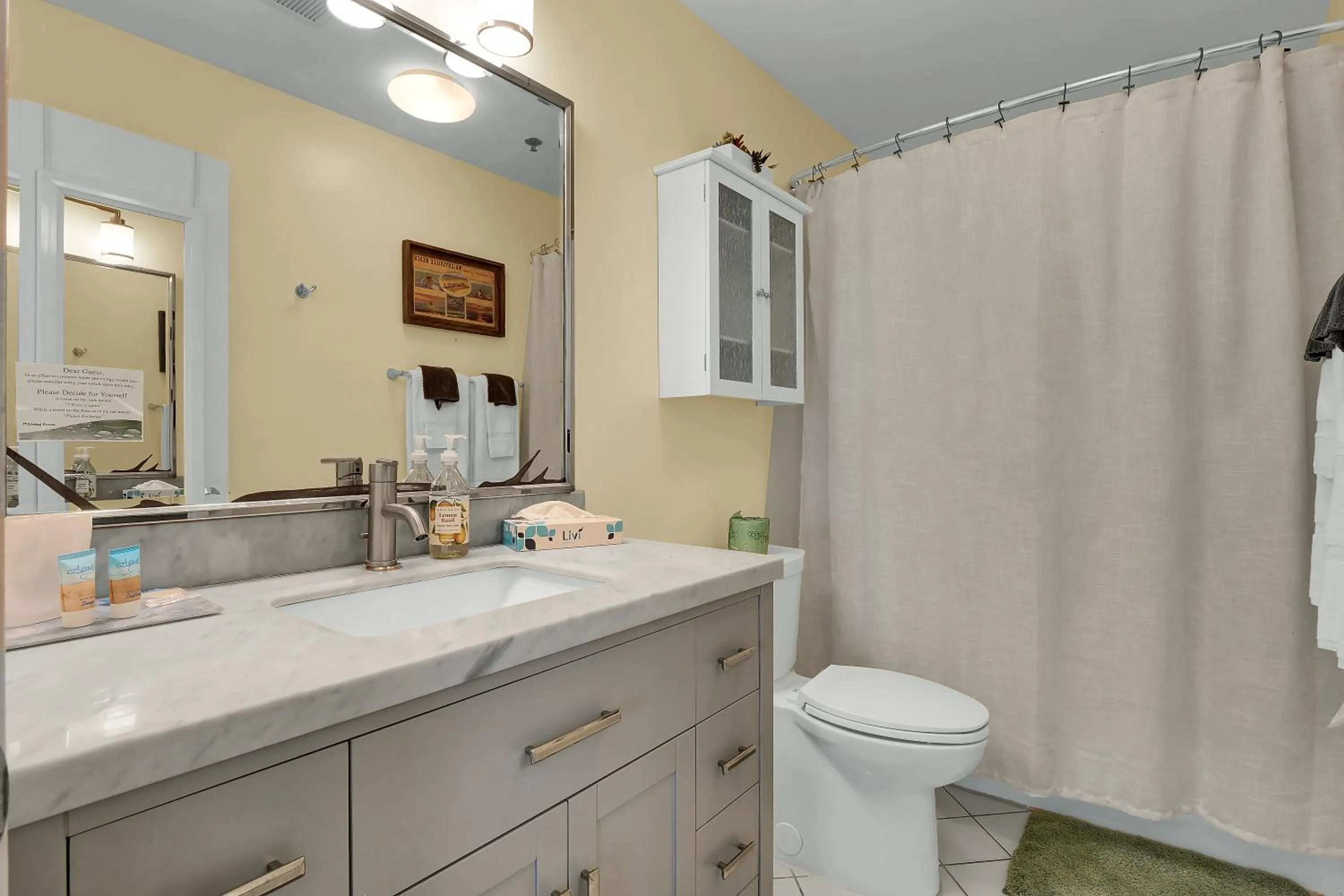 Shower in Sandpeddler Inn and Suites