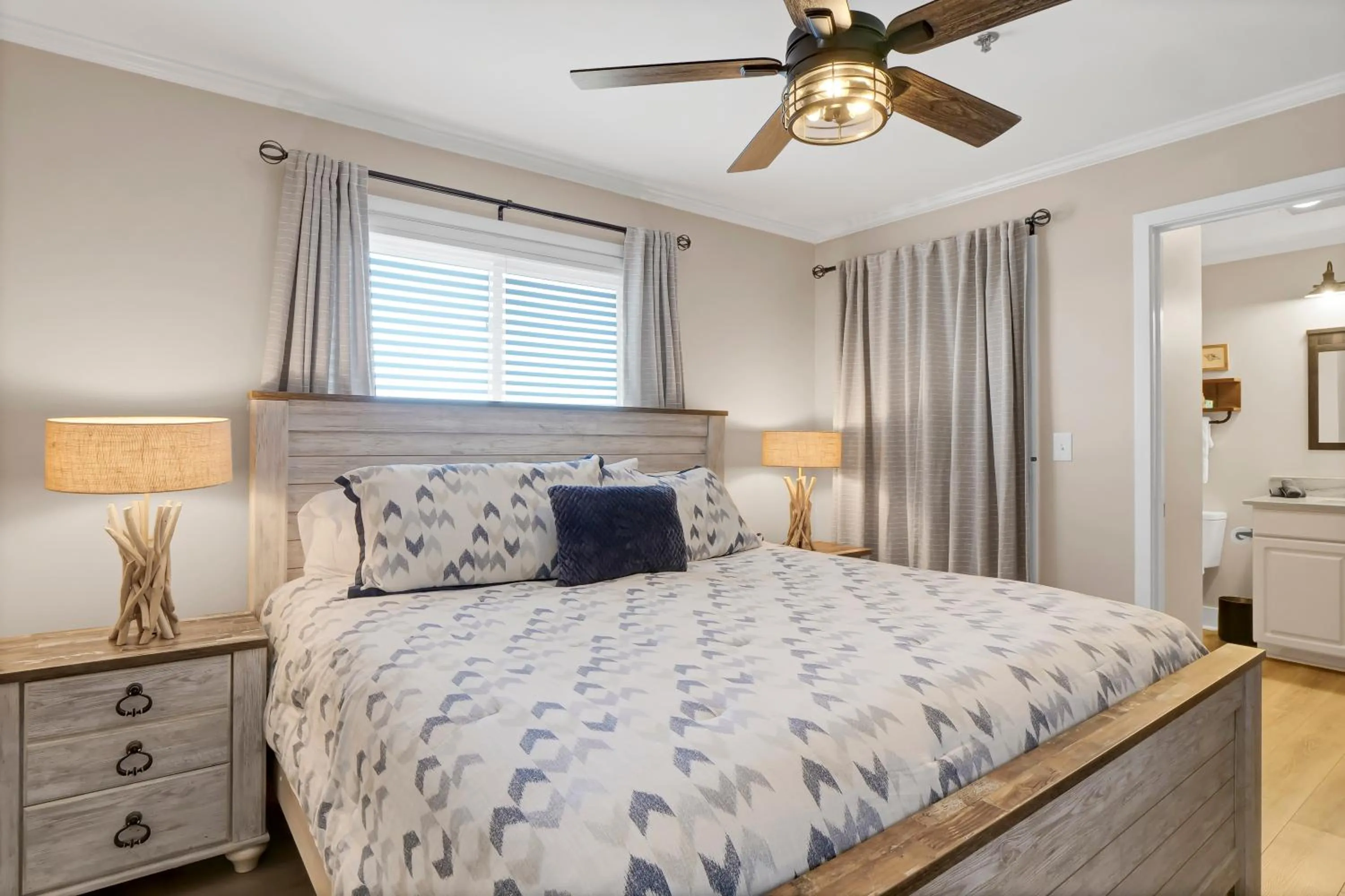 Bed in Sandpeddler Inn and Suites