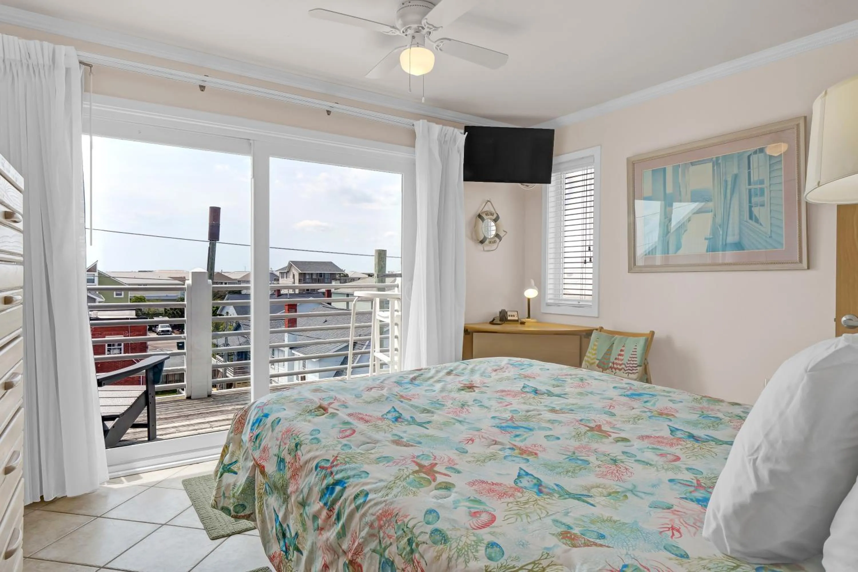 Bed in Sandpeddler Inn and Suites