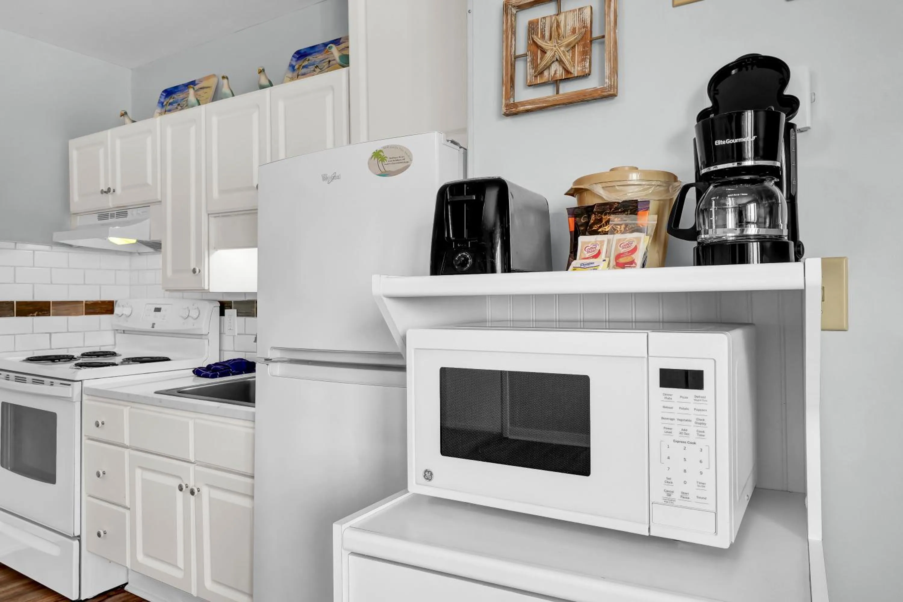 Coffee/tea facilities in Sandpeddler Inn and Suites