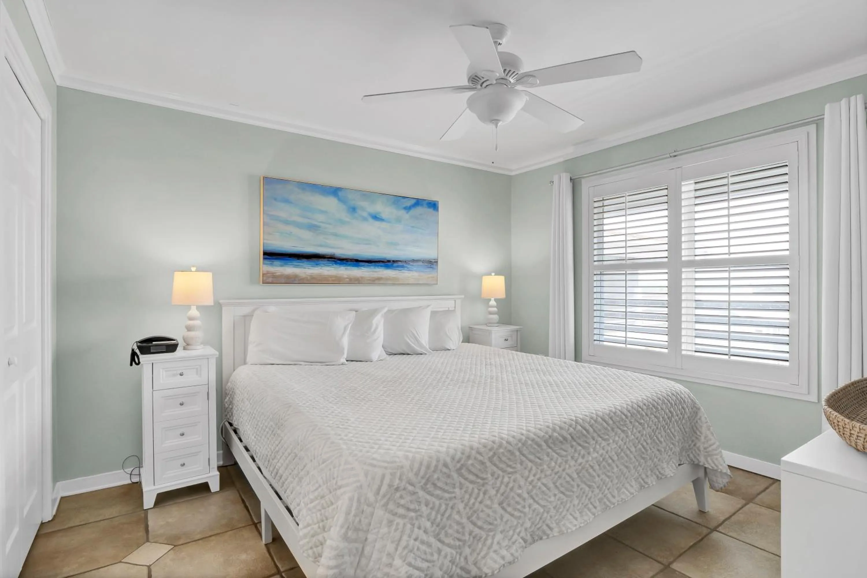 Bed in Sandpeddler Inn and Suites