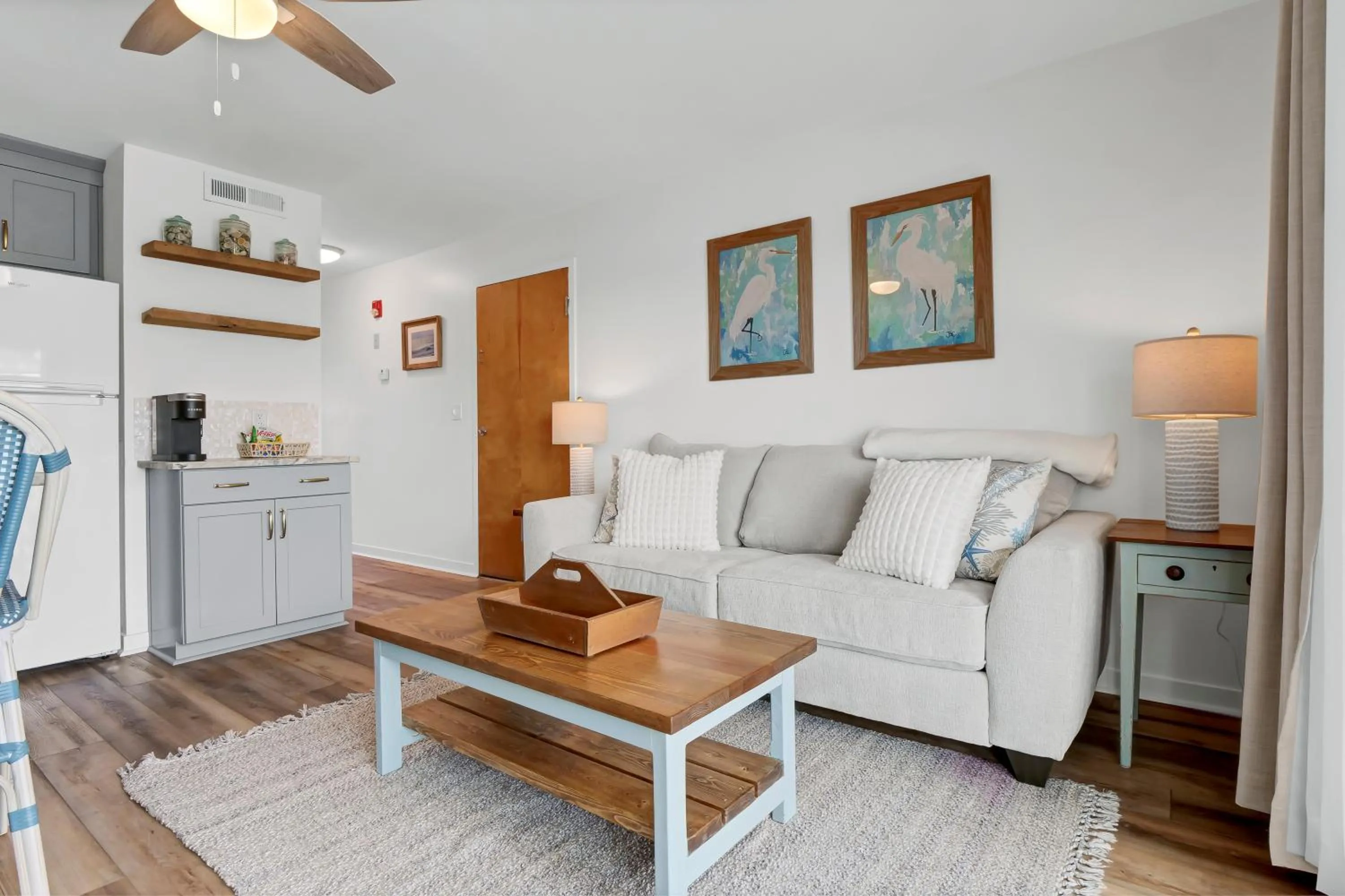 Living room in Sandpeddler Inn and Suites