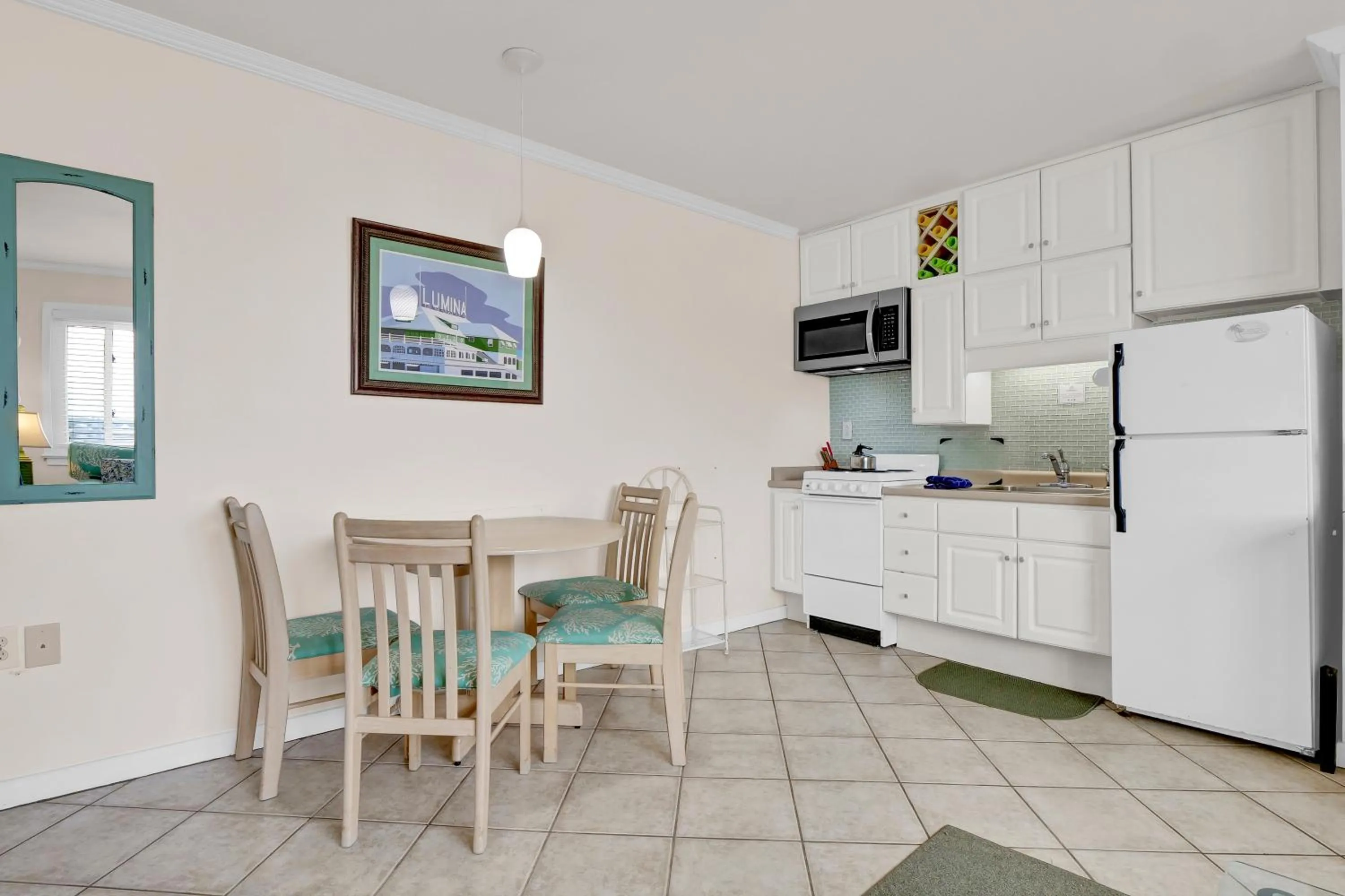 Kitchen or kitchenette in Sandpeddler Inn and Suites