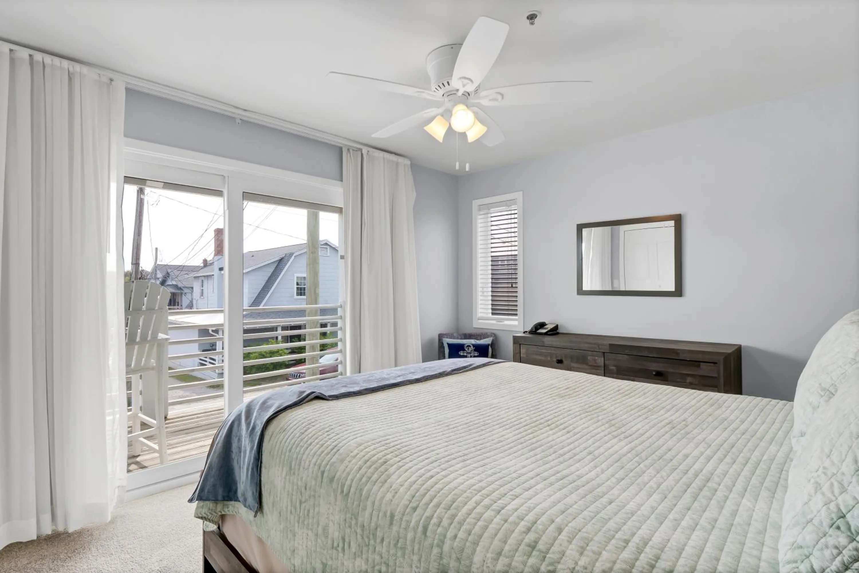 Bed in Sandpeddler Inn and Suites