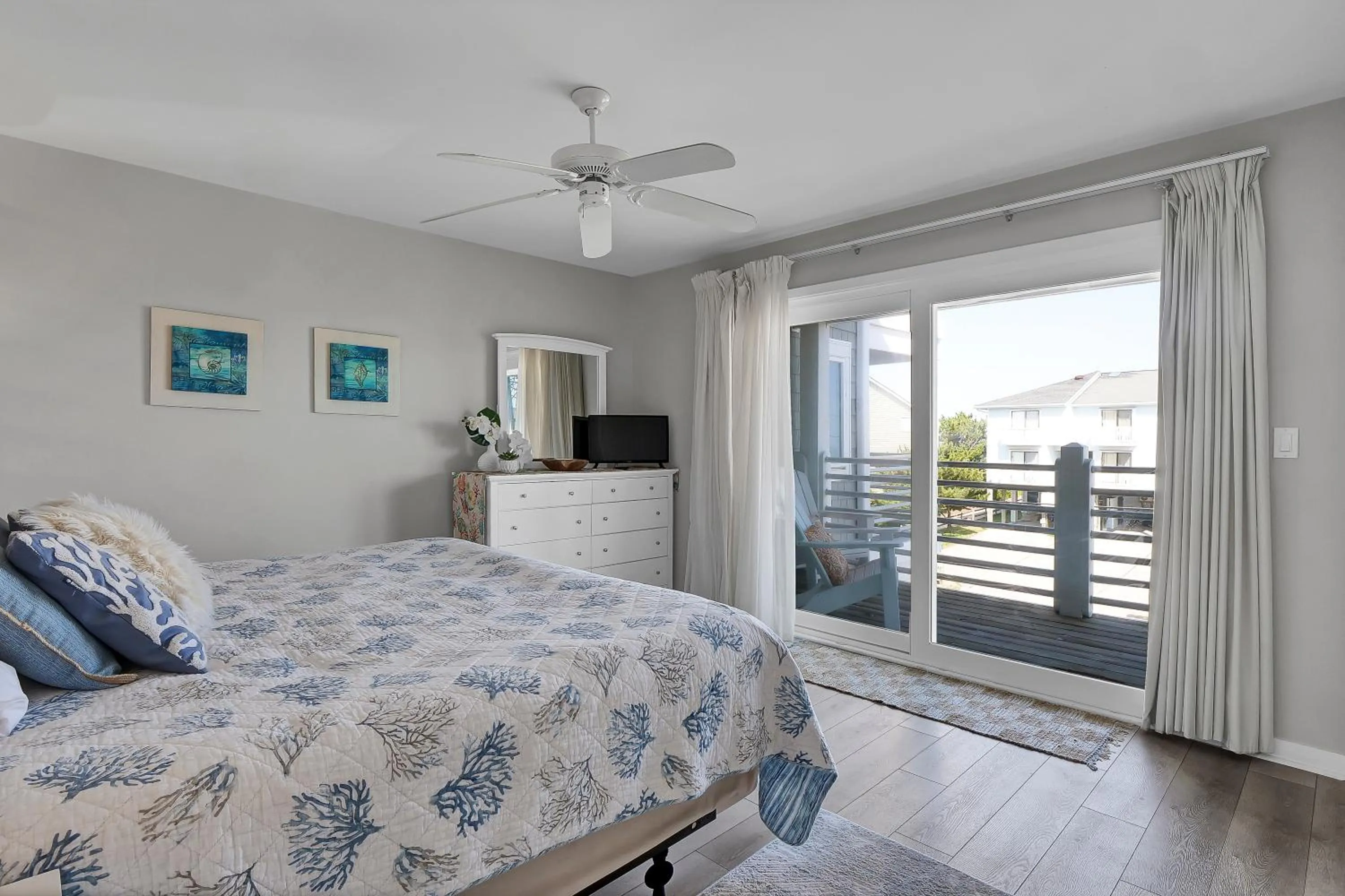 Bed in Sandpeddler Inn and Suites