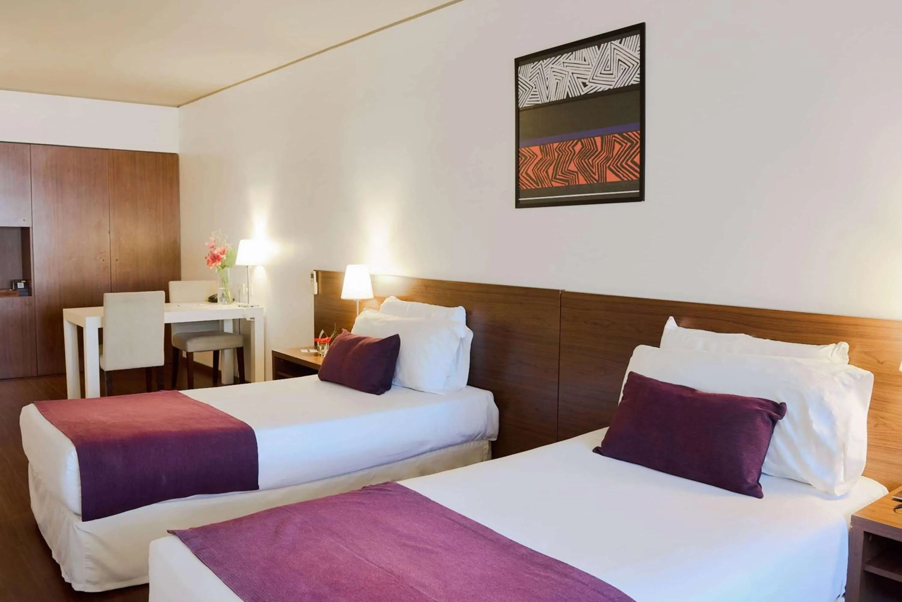 Photo of the whole room, Bed in Dazzler by Wyndham Buenos Aires Maipu