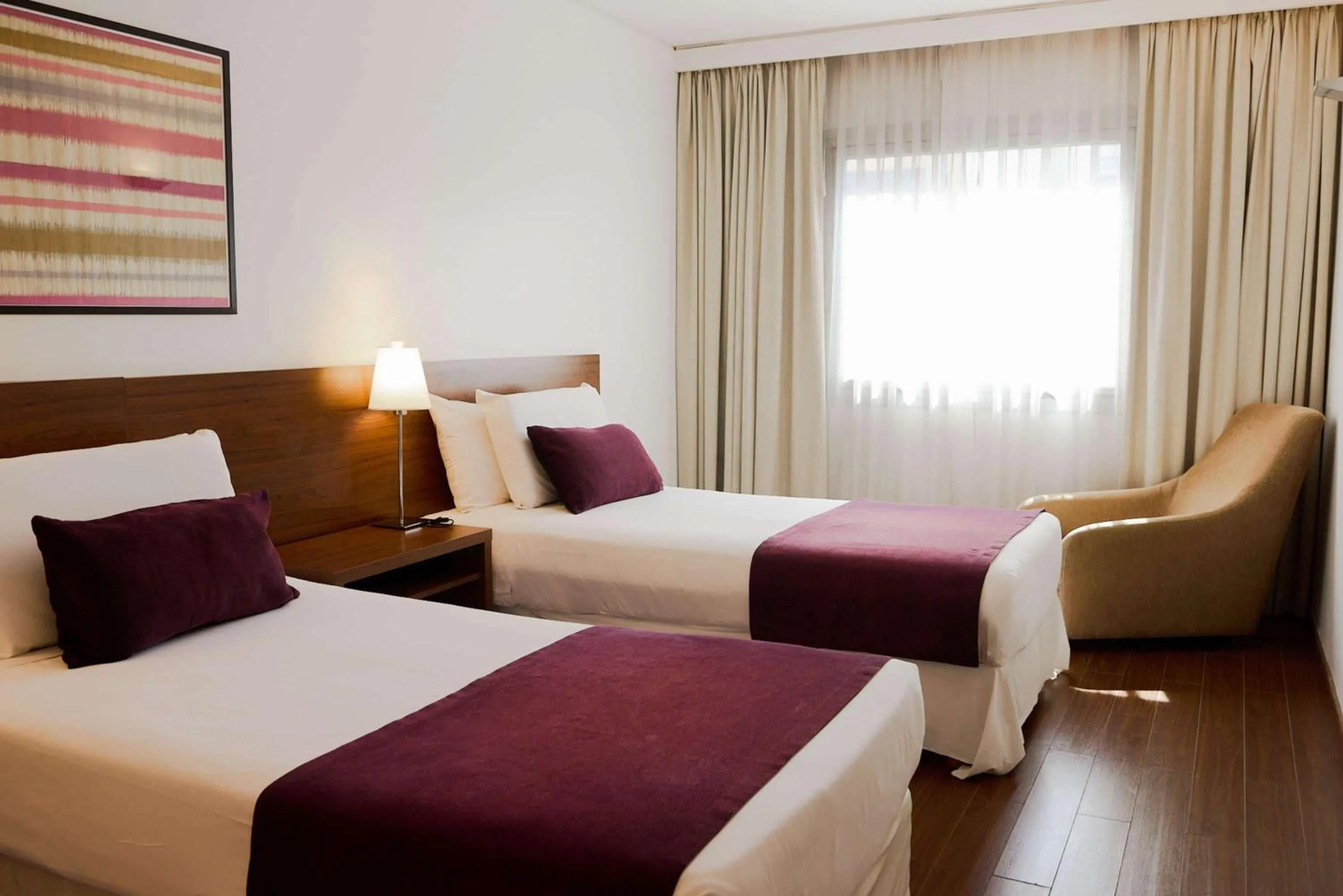 Photo of the whole room, Bed in Dazzler by Wyndham Buenos Aires Maipu