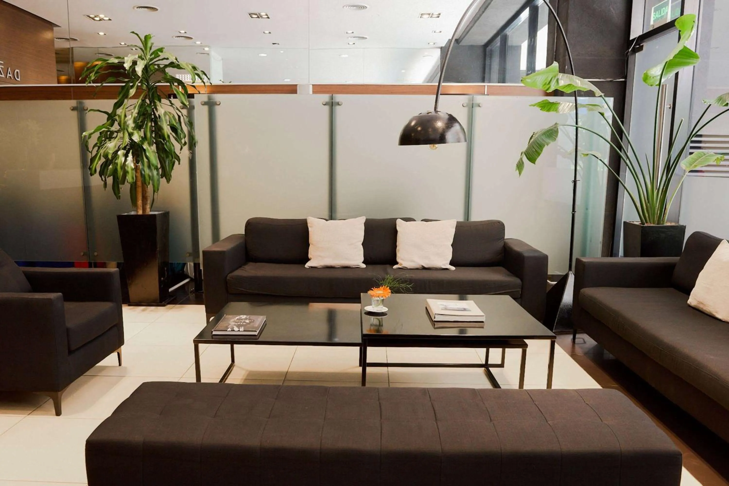 Lobby or reception in Dazzler by Wyndham Buenos Aires Maipu