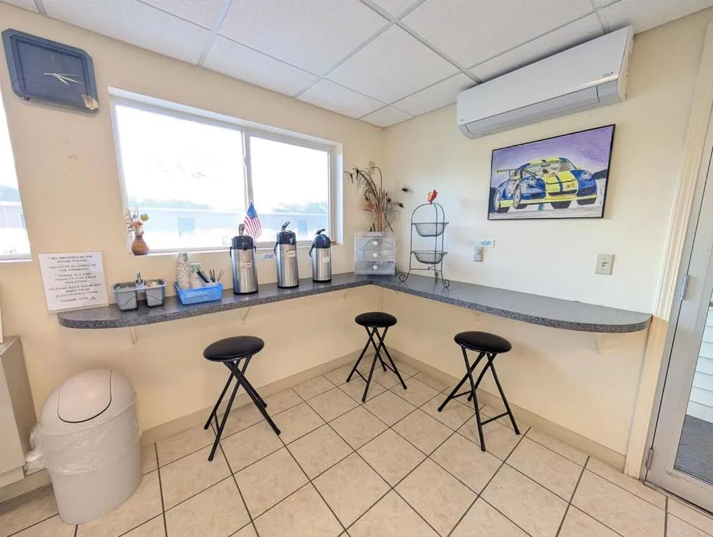 Coffee/tea facilities in The Falls Motel - 2 Mi to " Watkins Glen State Park, Seneca Lake " AND 4 Mi to Watkins Glen International Track " The Glen "