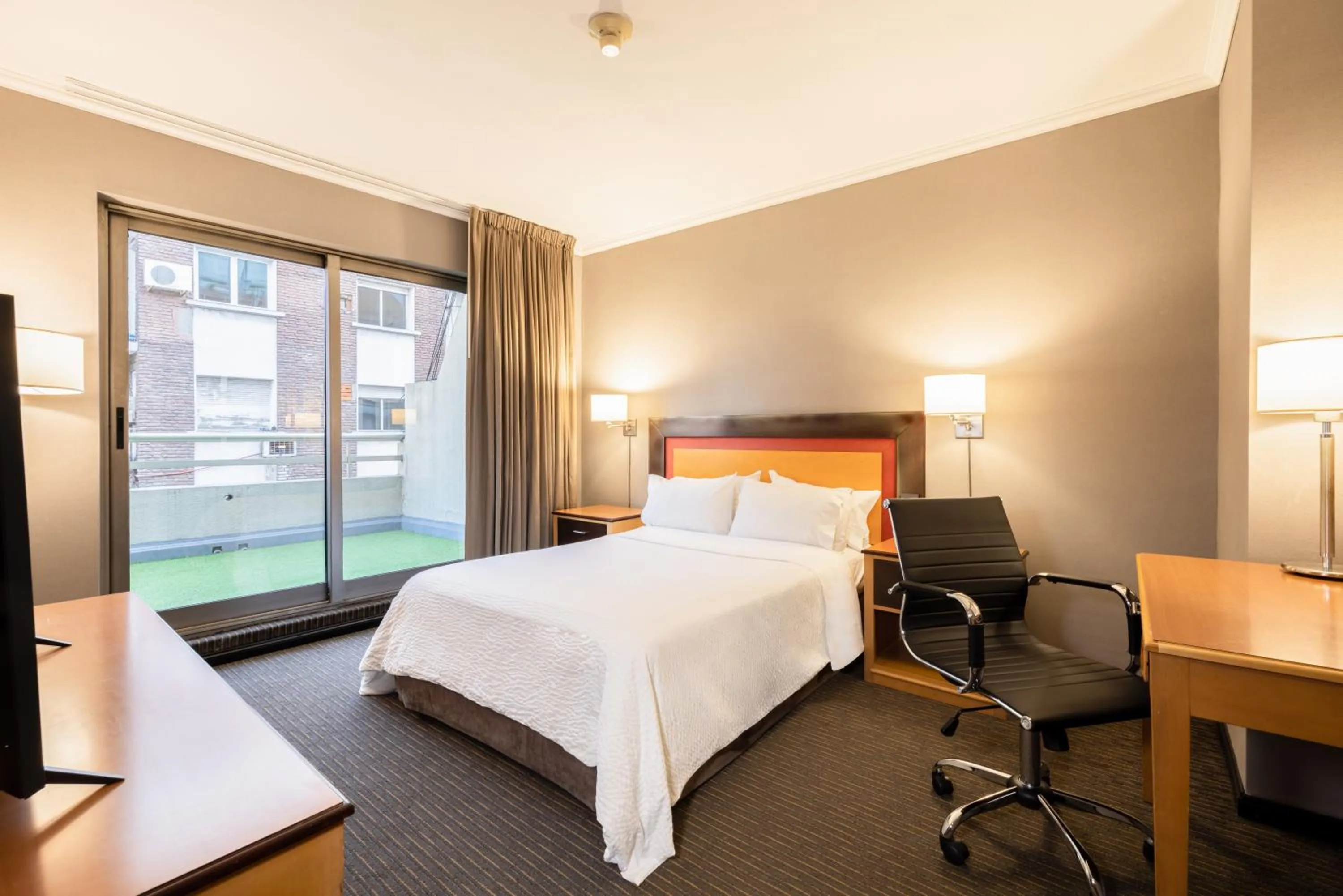 Bed in Holiday Inn Express Puerto Madero by IHG