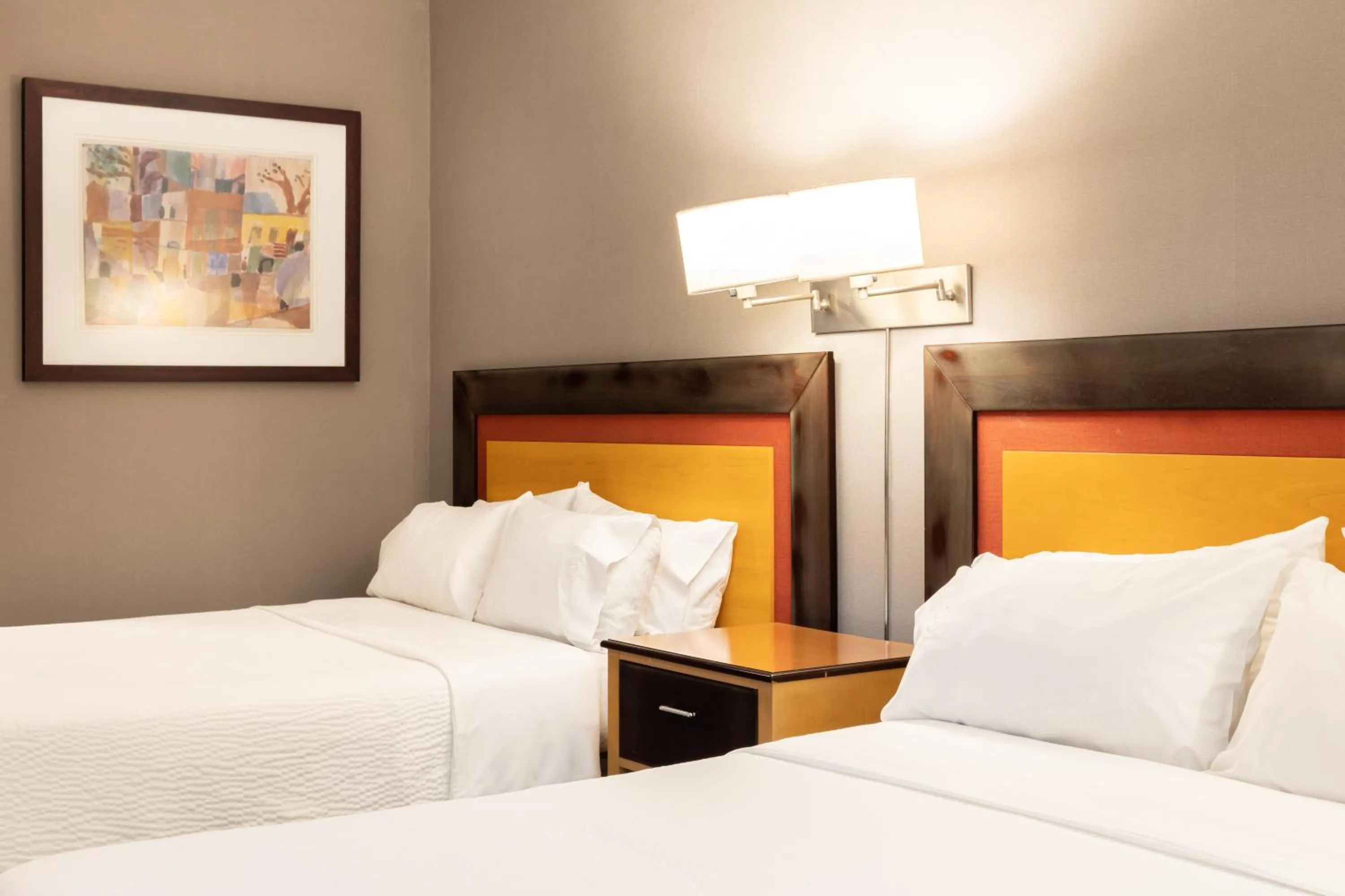 Bed in Holiday Inn Express Puerto Madero by IHG