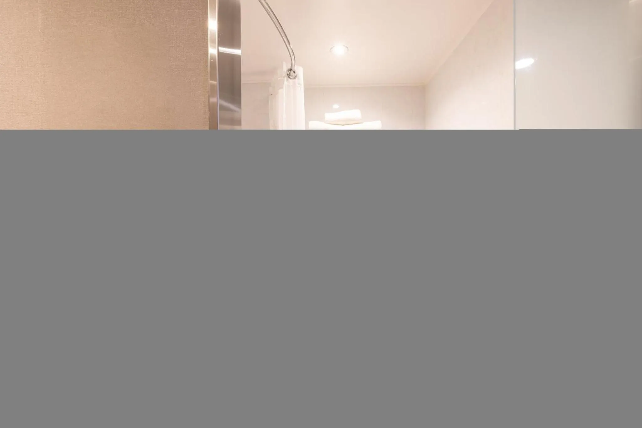 Bathroom in Holiday Inn Express Puerto Madero by IHG