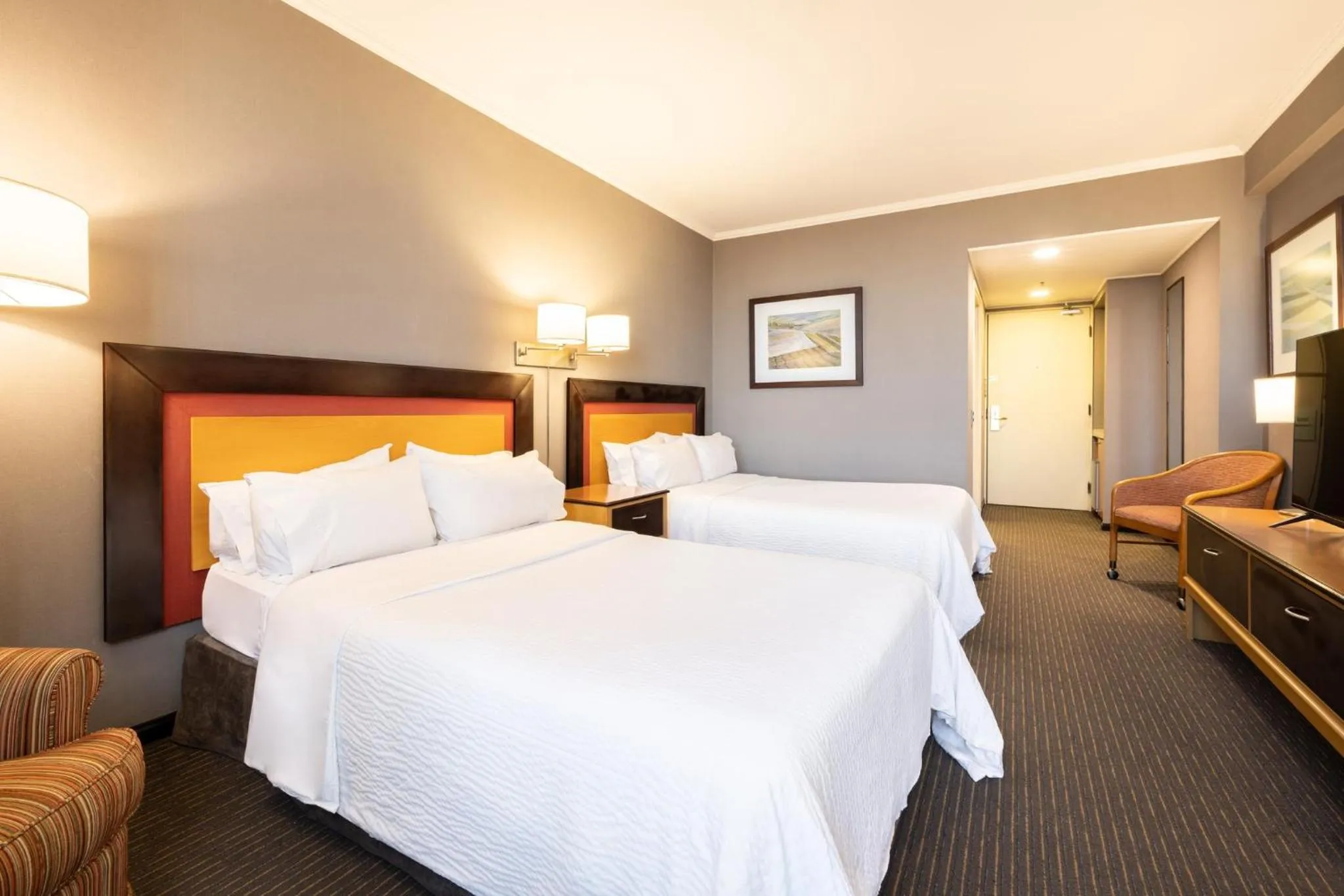 Photo of the whole room, Bed in Holiday Inn Express Puerto Madero by IHG