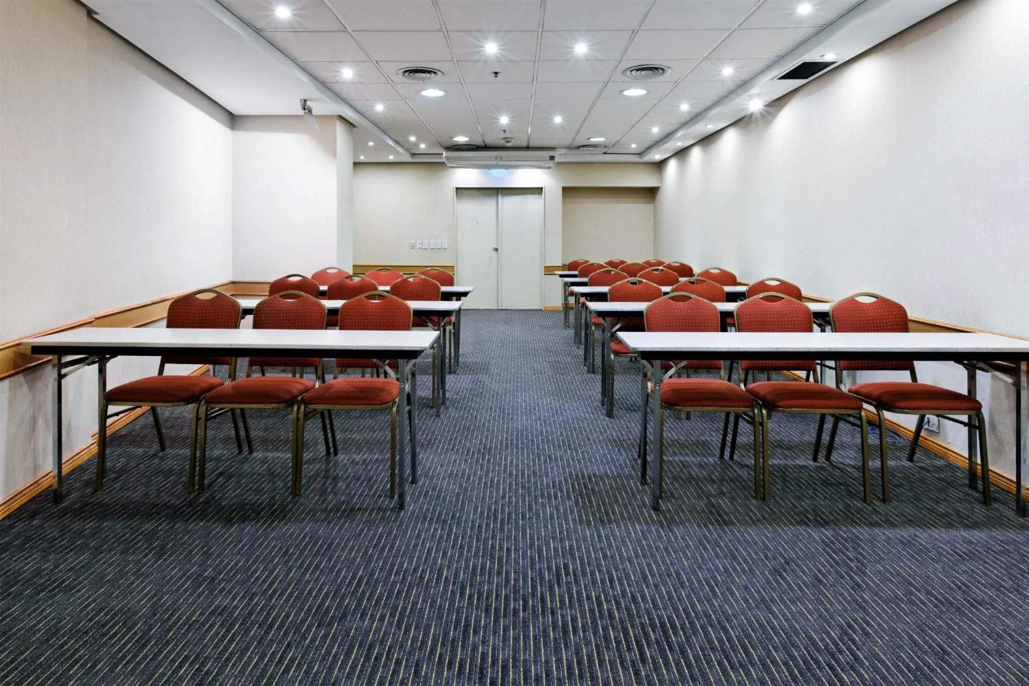 Meeting/conference room in Holiday Inn Express Puerto Madero by IHG