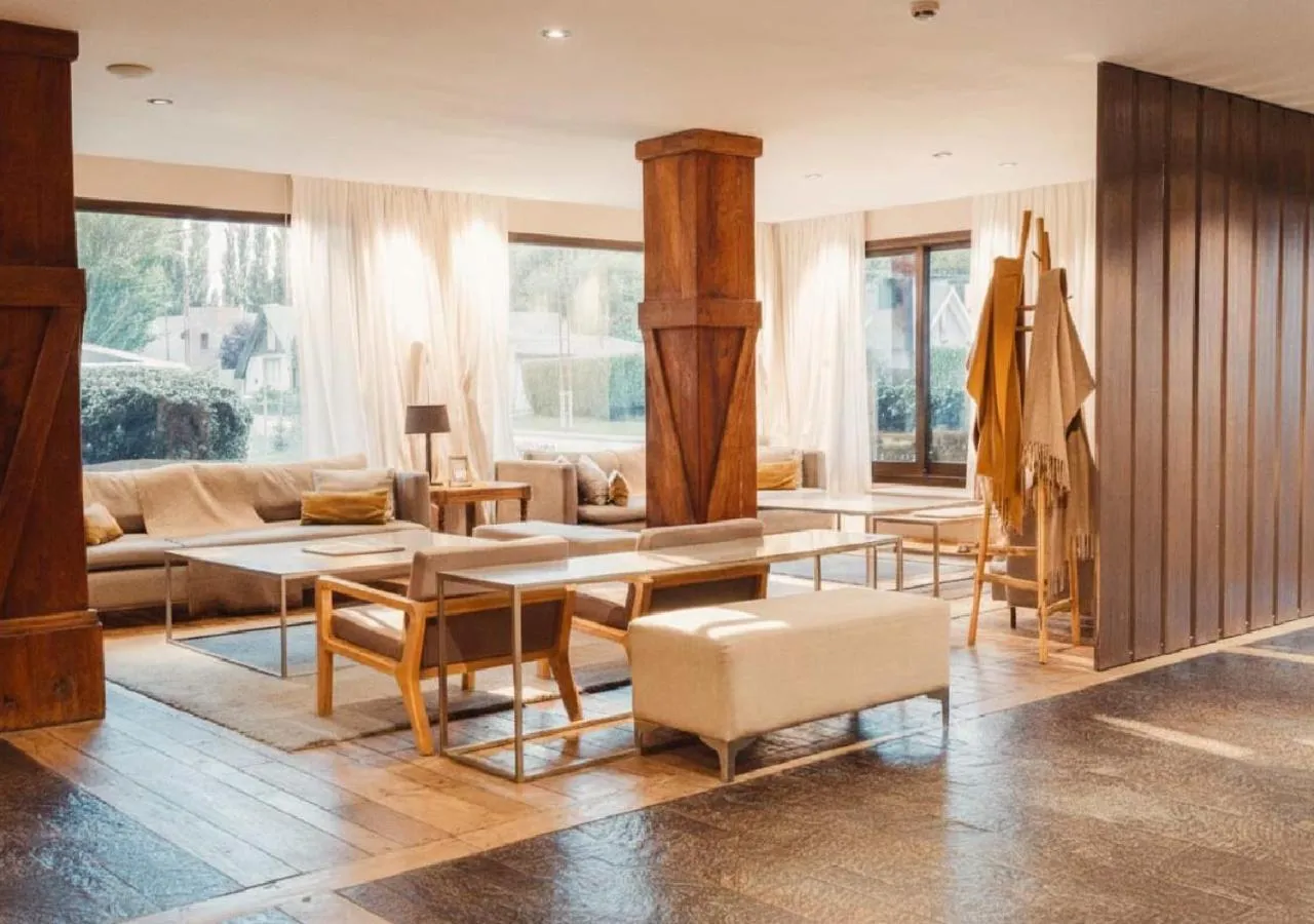 Meeting/conference room in Calafate Parque Hotel