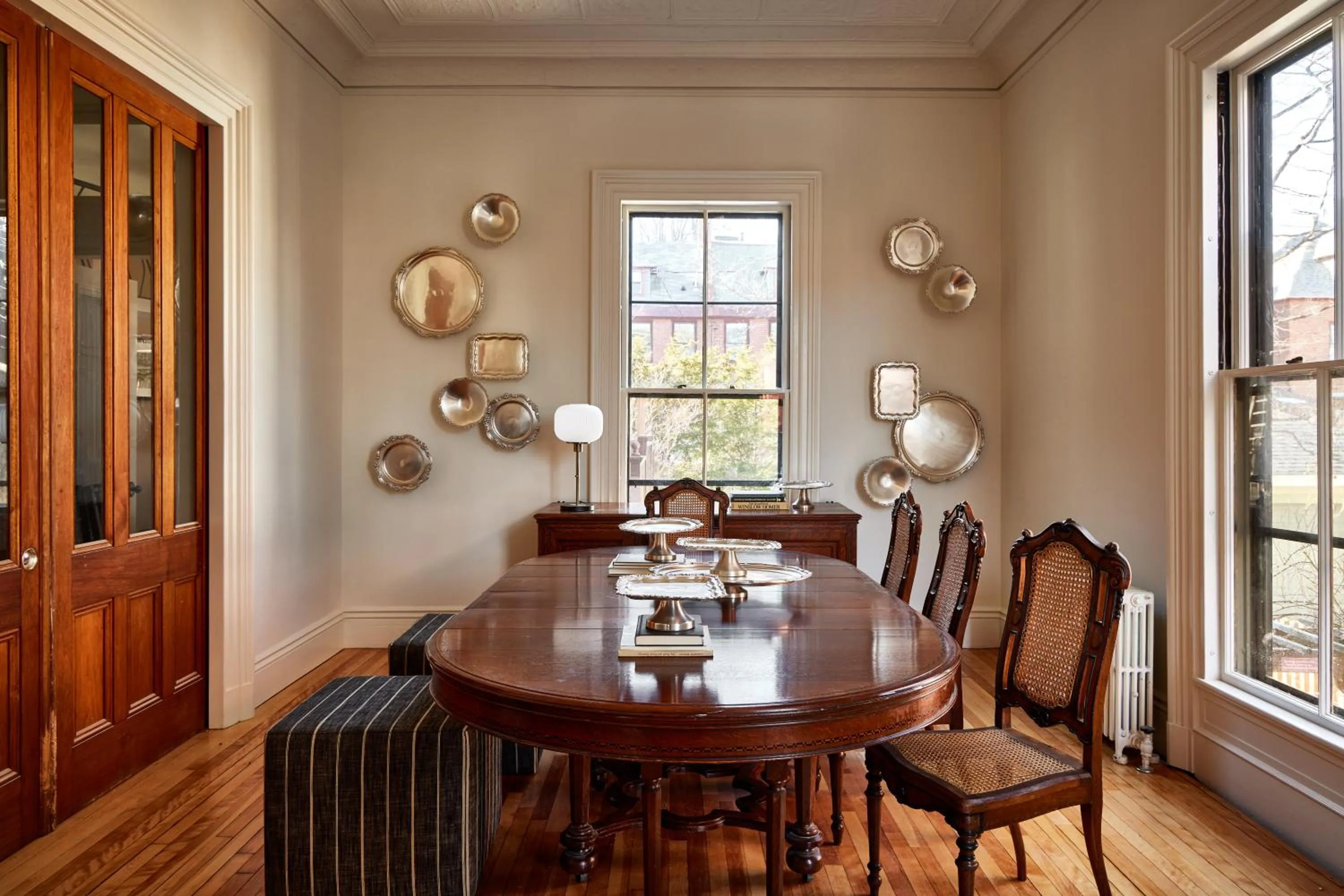 Seating area in Blind Tiger Portland - Carleton Street Guest House