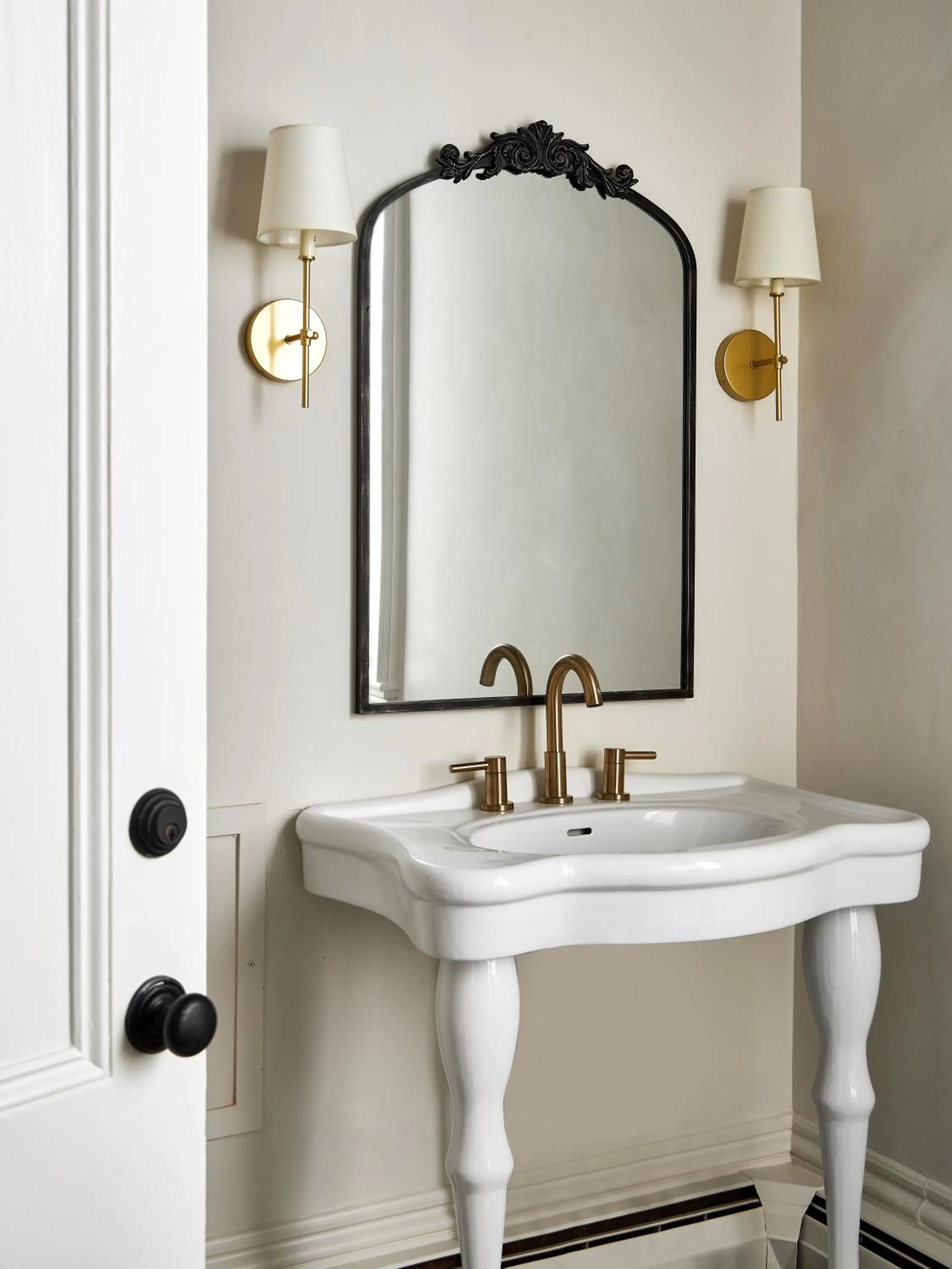 Bathroom in Blind Tiger Portland - Carleton Street Guest House