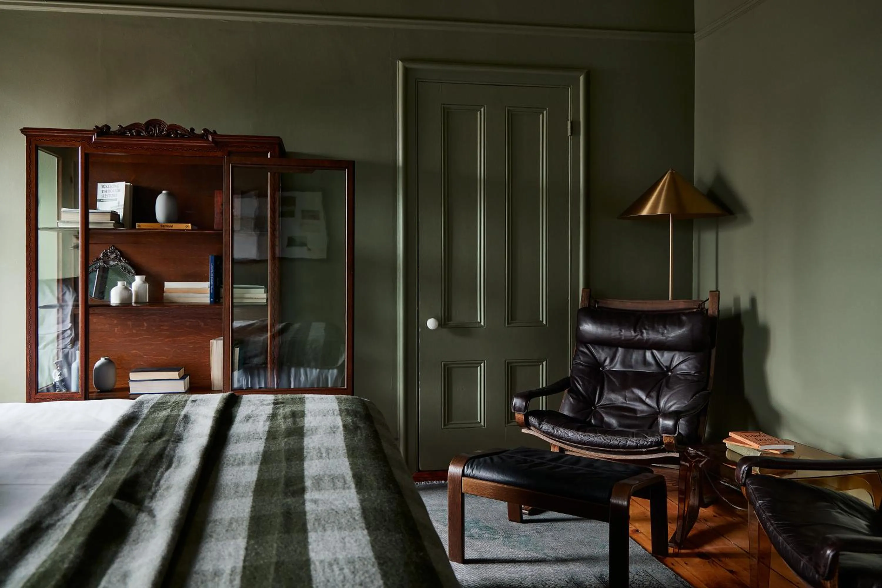 Bed in Blind Tiger Portland - Carleton Street Guest House