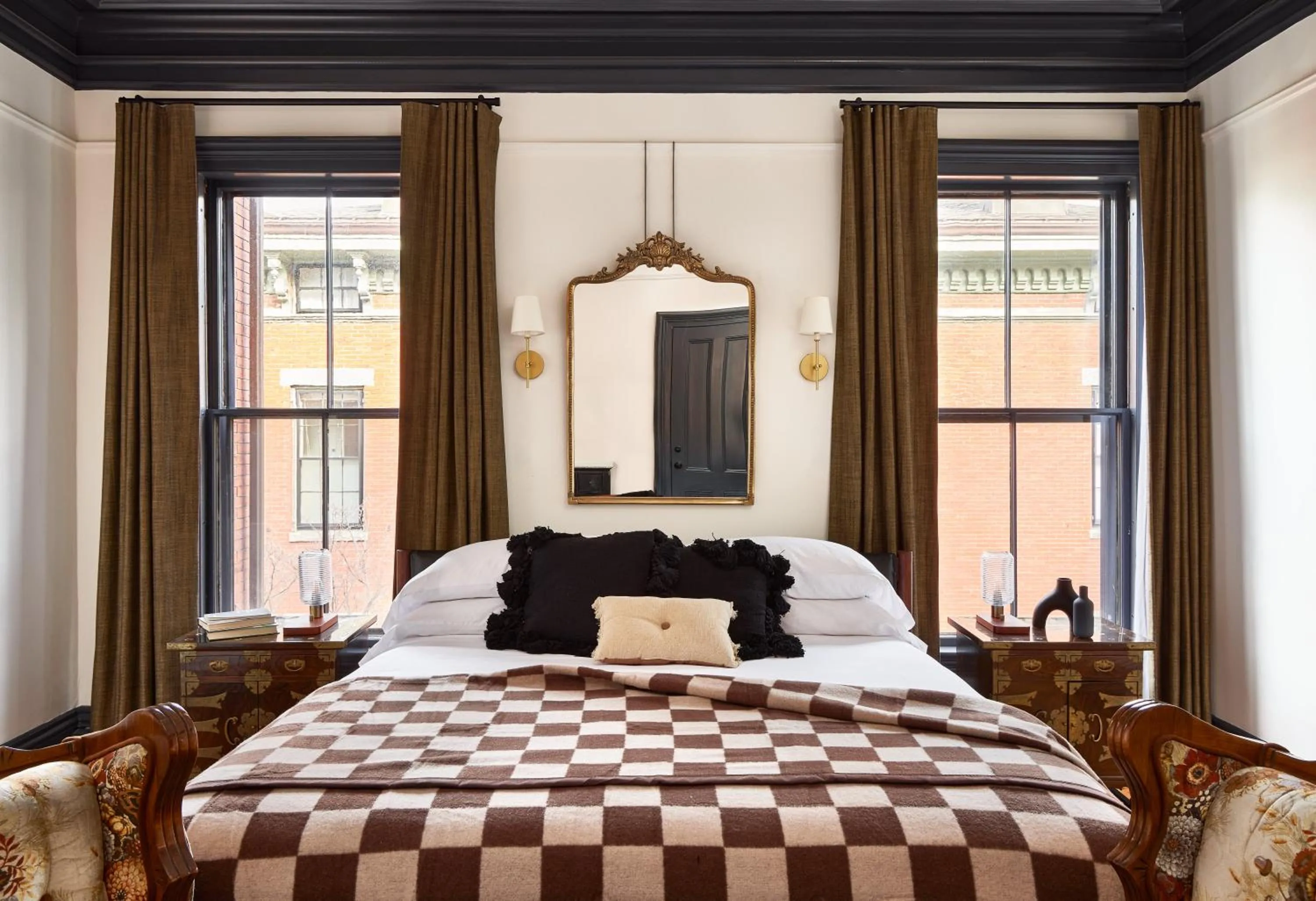 Bed in Blind Tiger Portland - Carleton Street Guest House