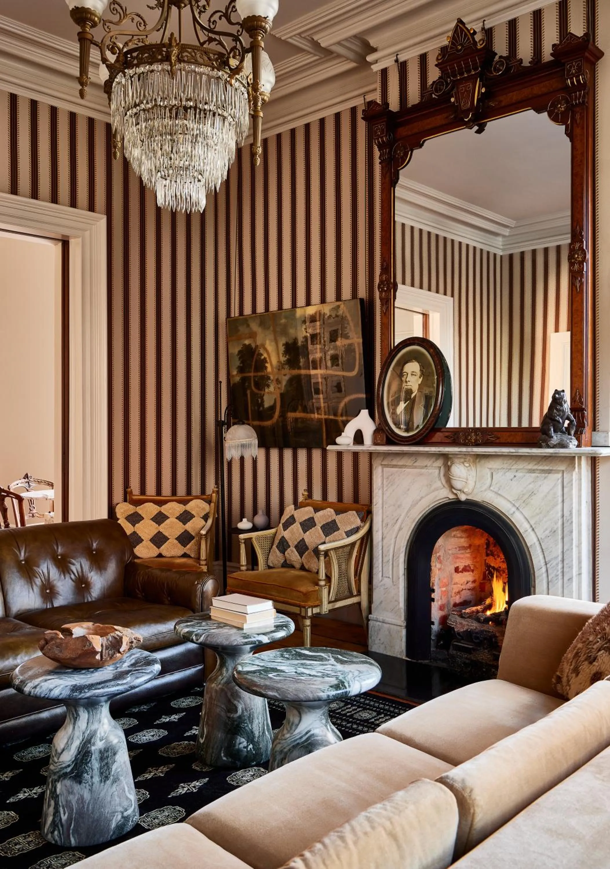 Seating area in Blind Tiger Portland - Carleton Street Guest House