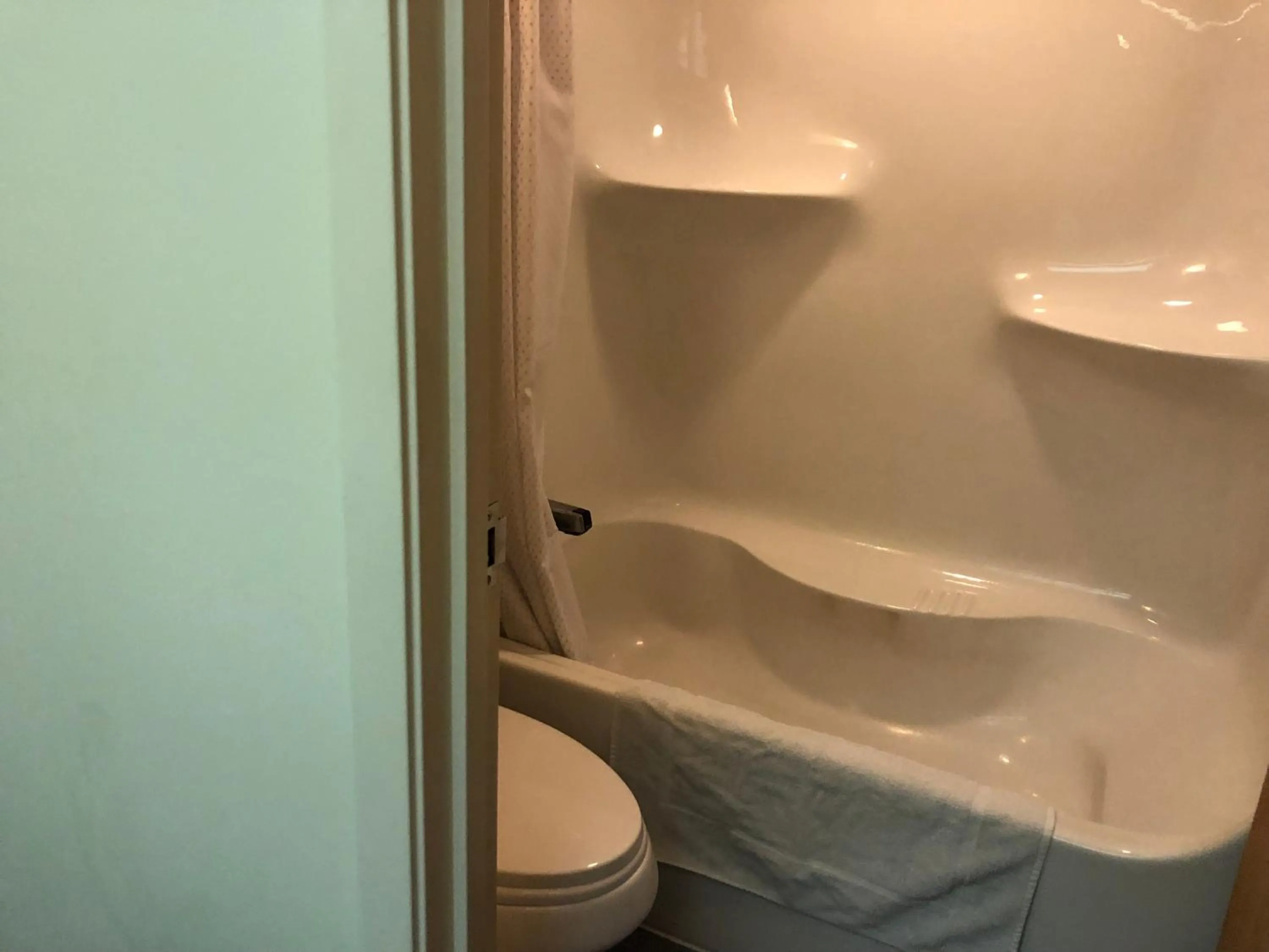 Agassiz Hotel and Restaurant - Under New Management