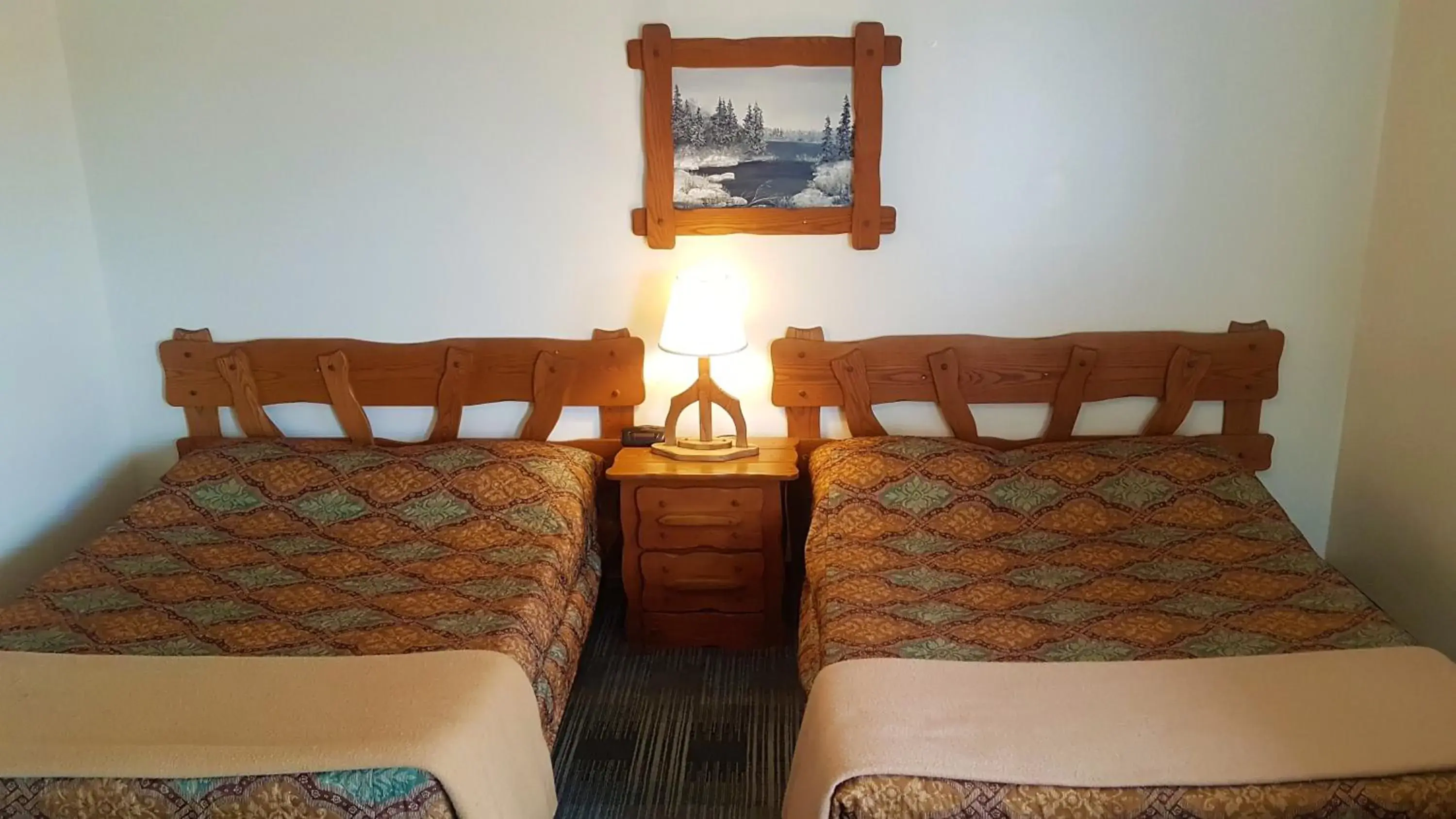 Economy Double Room in Agassiz Hotel and Restaurant - Under New Management Economy Double Room in Agassiz Hotel and Restaurant - Under New Management