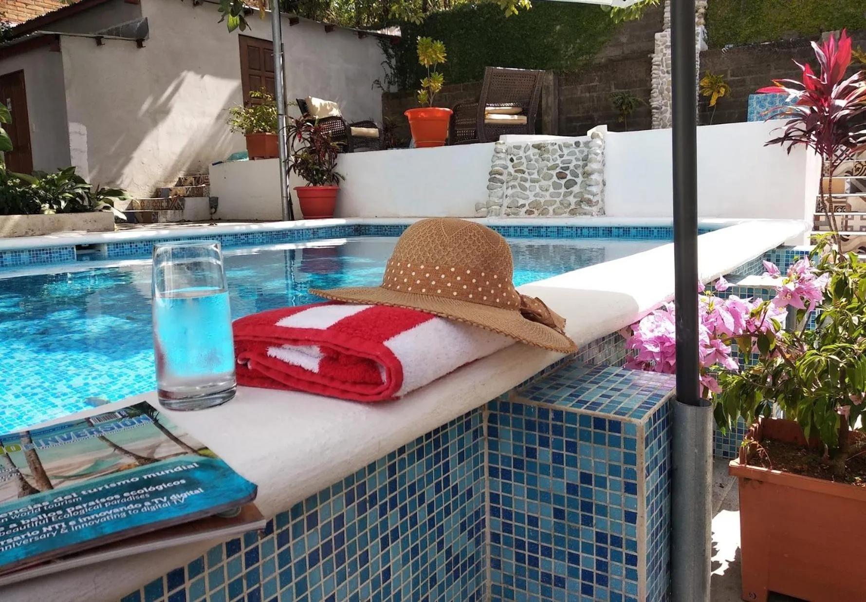 El Mirador Suites