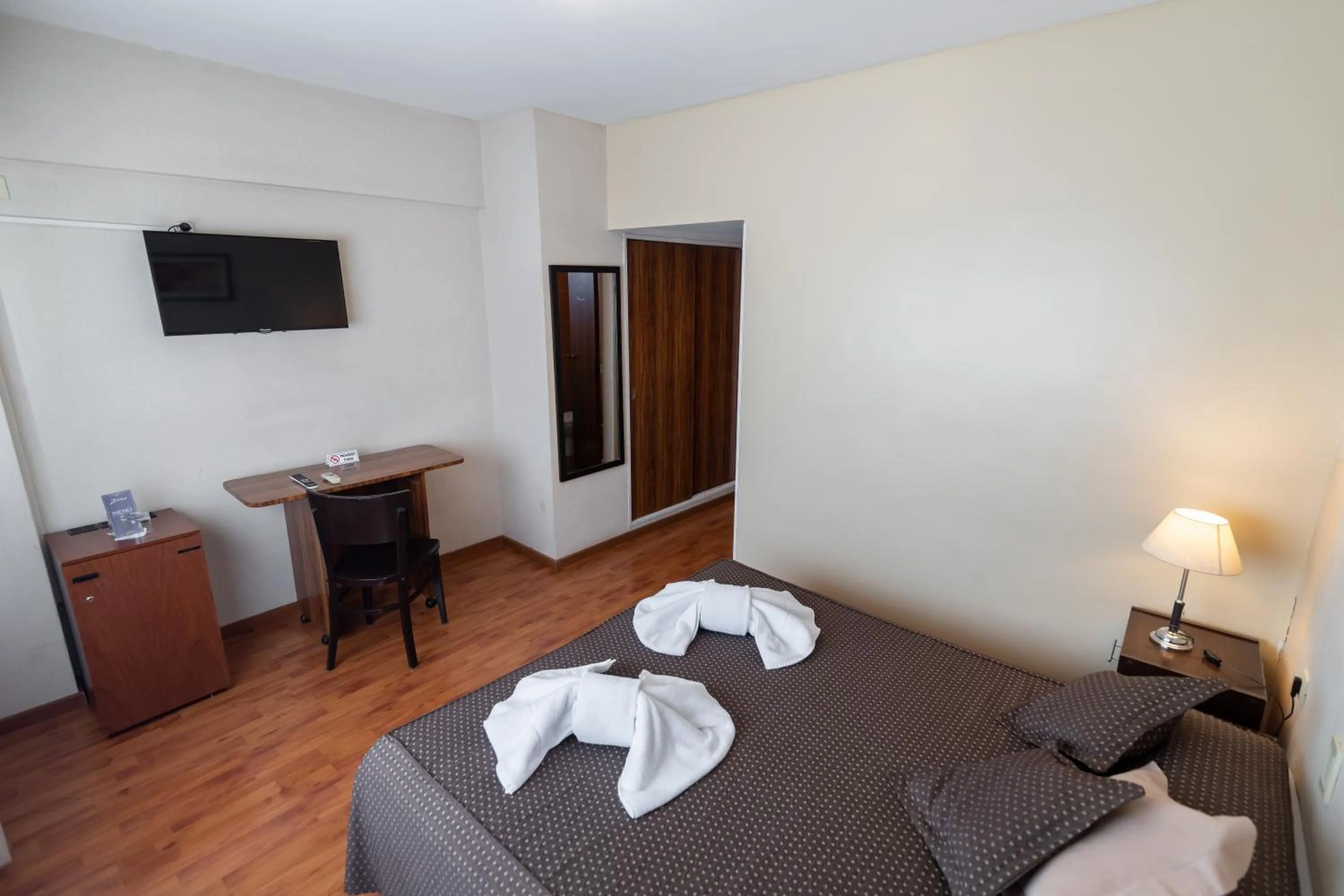 Photo of the whole room, Bed in Viasui Hotel