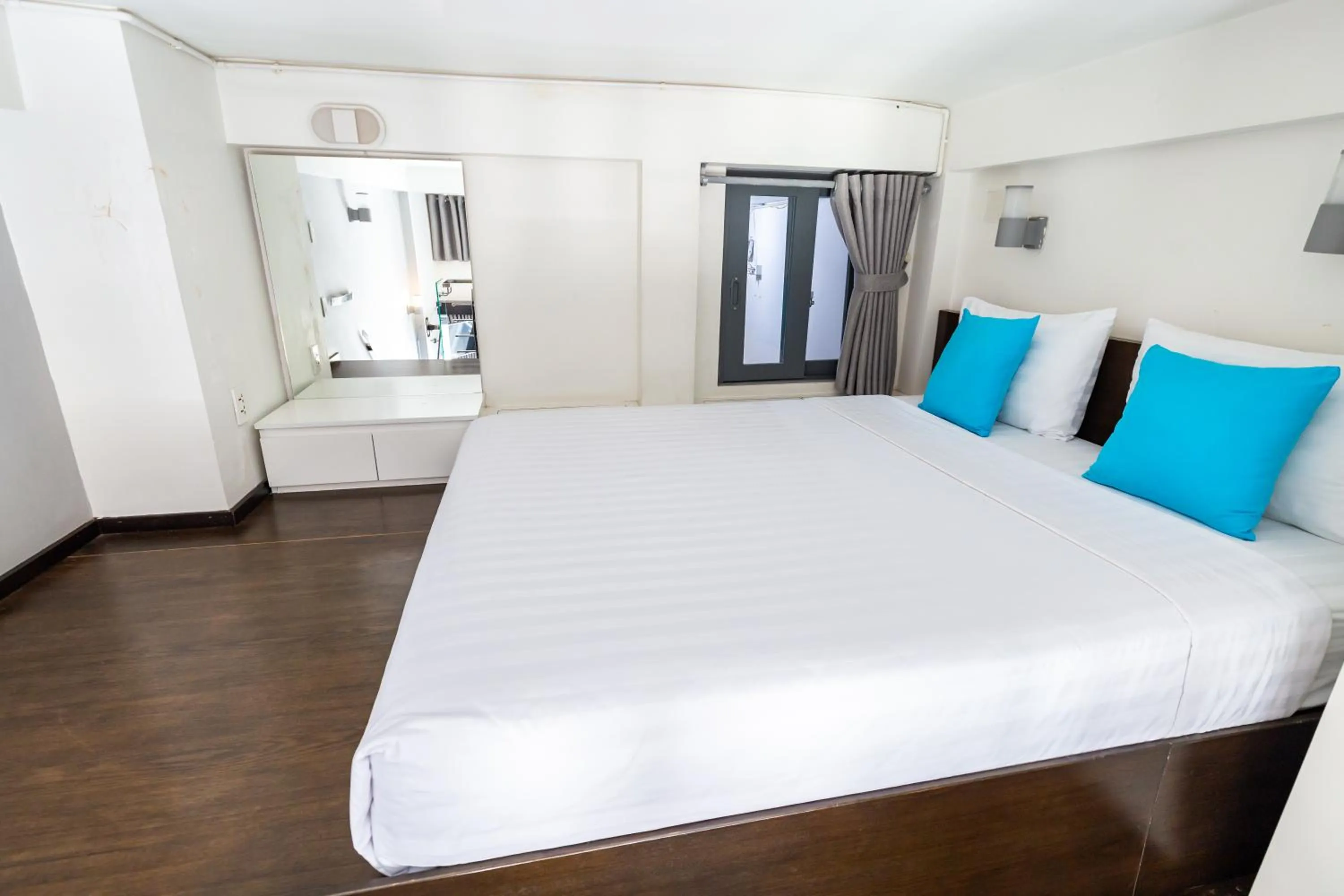 Photo of the whole room, Bed in The Haven - Lofts by the Park