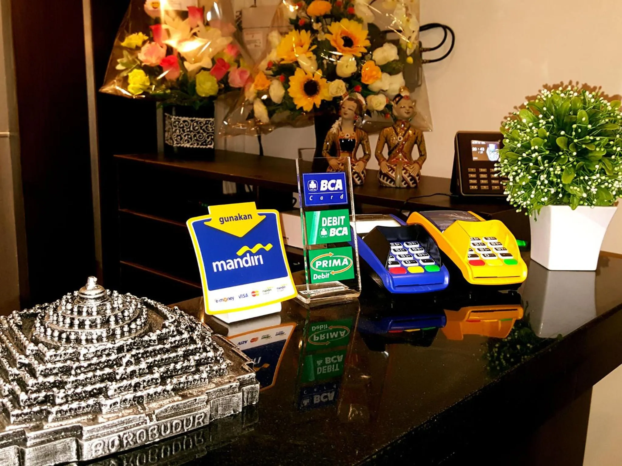 Lobby or reception in Sunrise Hotel Jombor Jogja