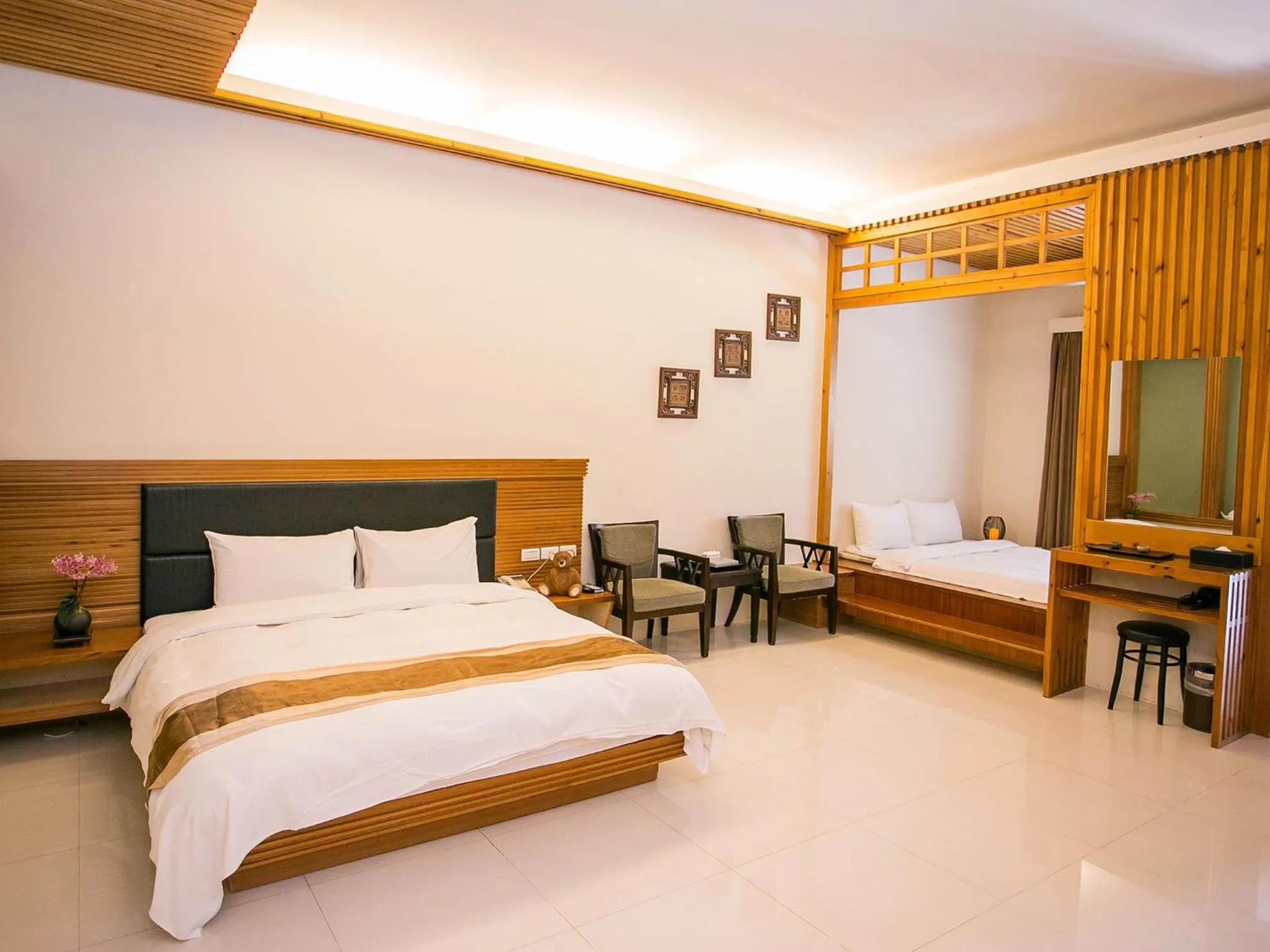 bunk bed in Flying Villa