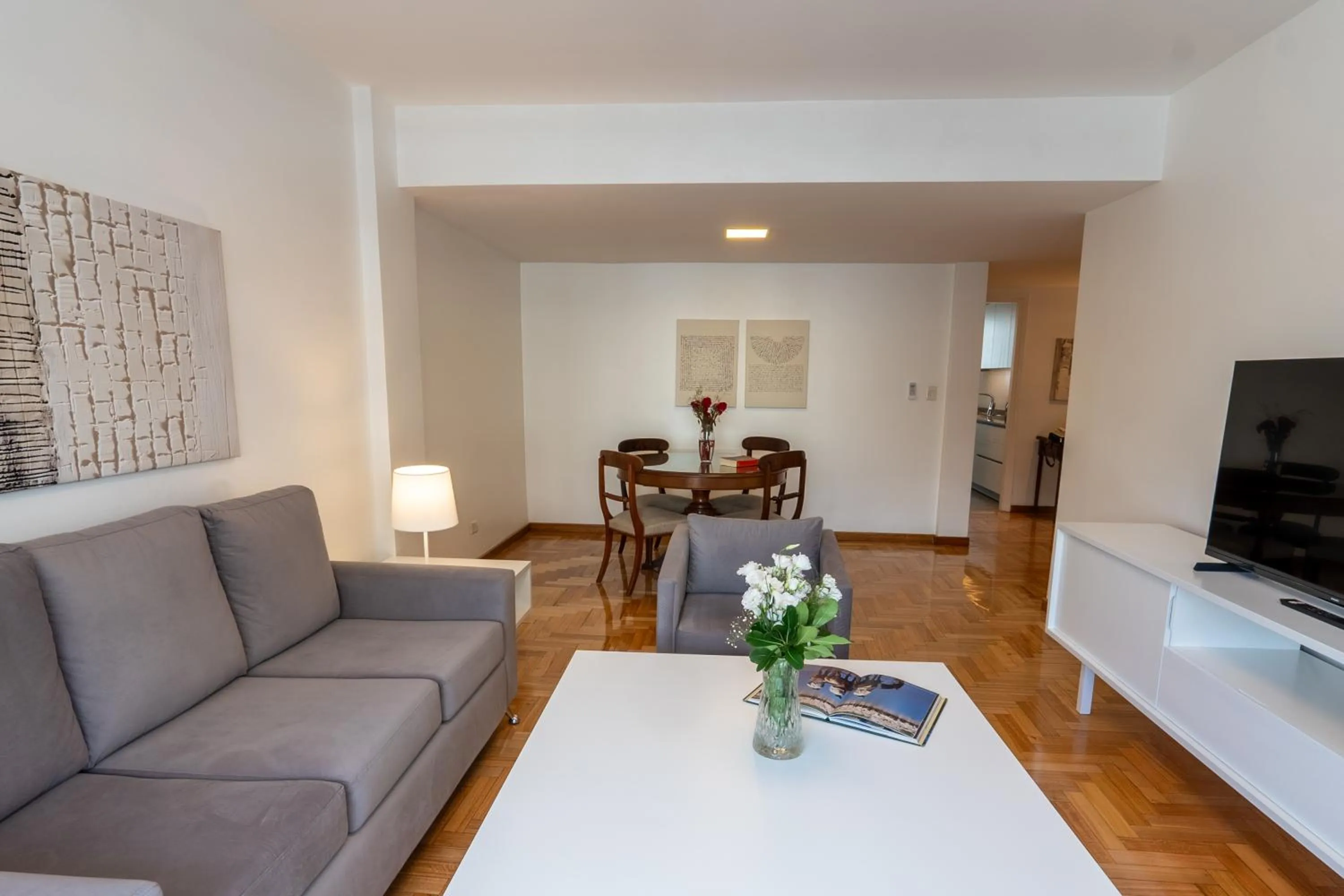 Communal lounge/ TV room in Aparthotel Trianon Recoleta