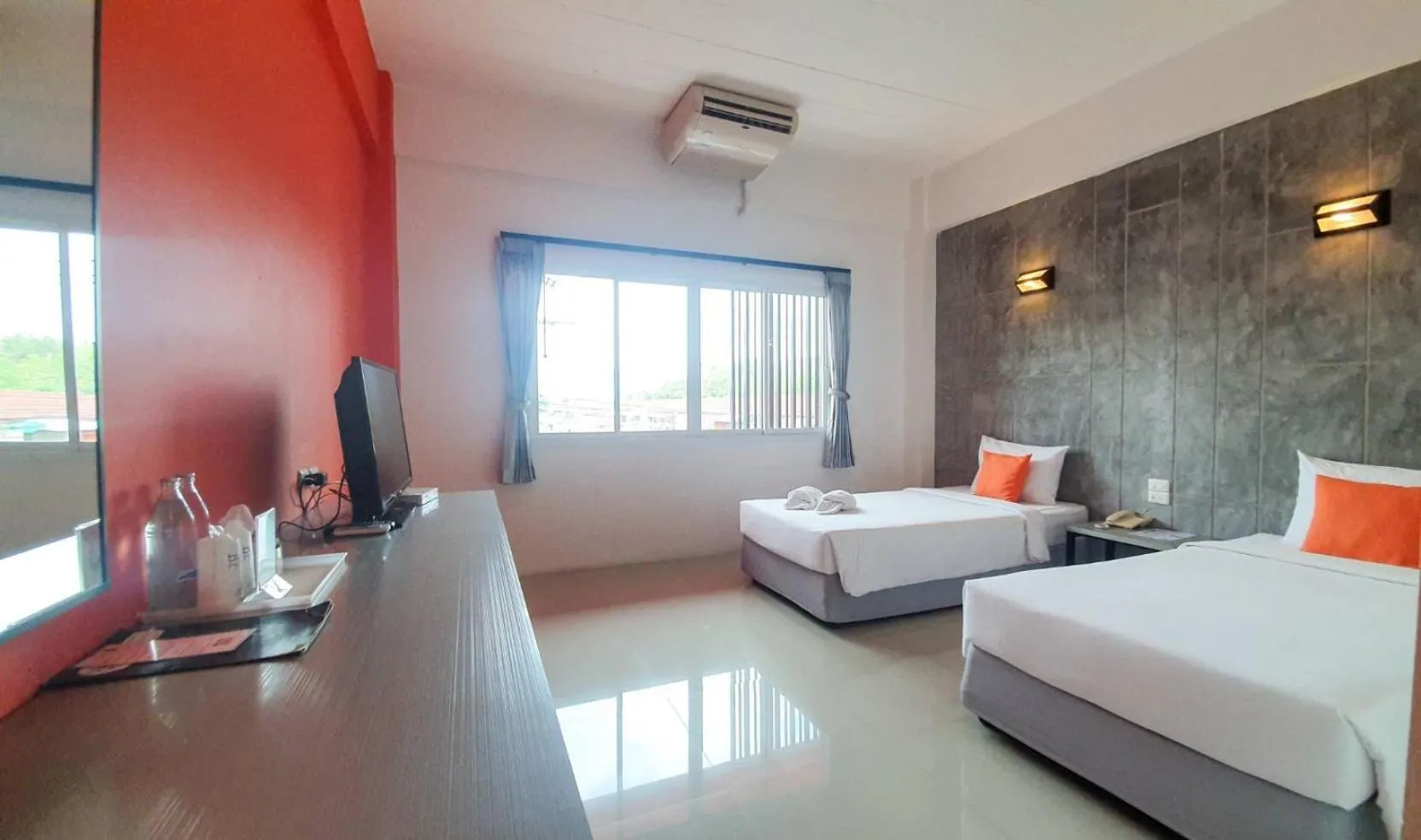 Photo of the whole room, Bed in Bun Hotel